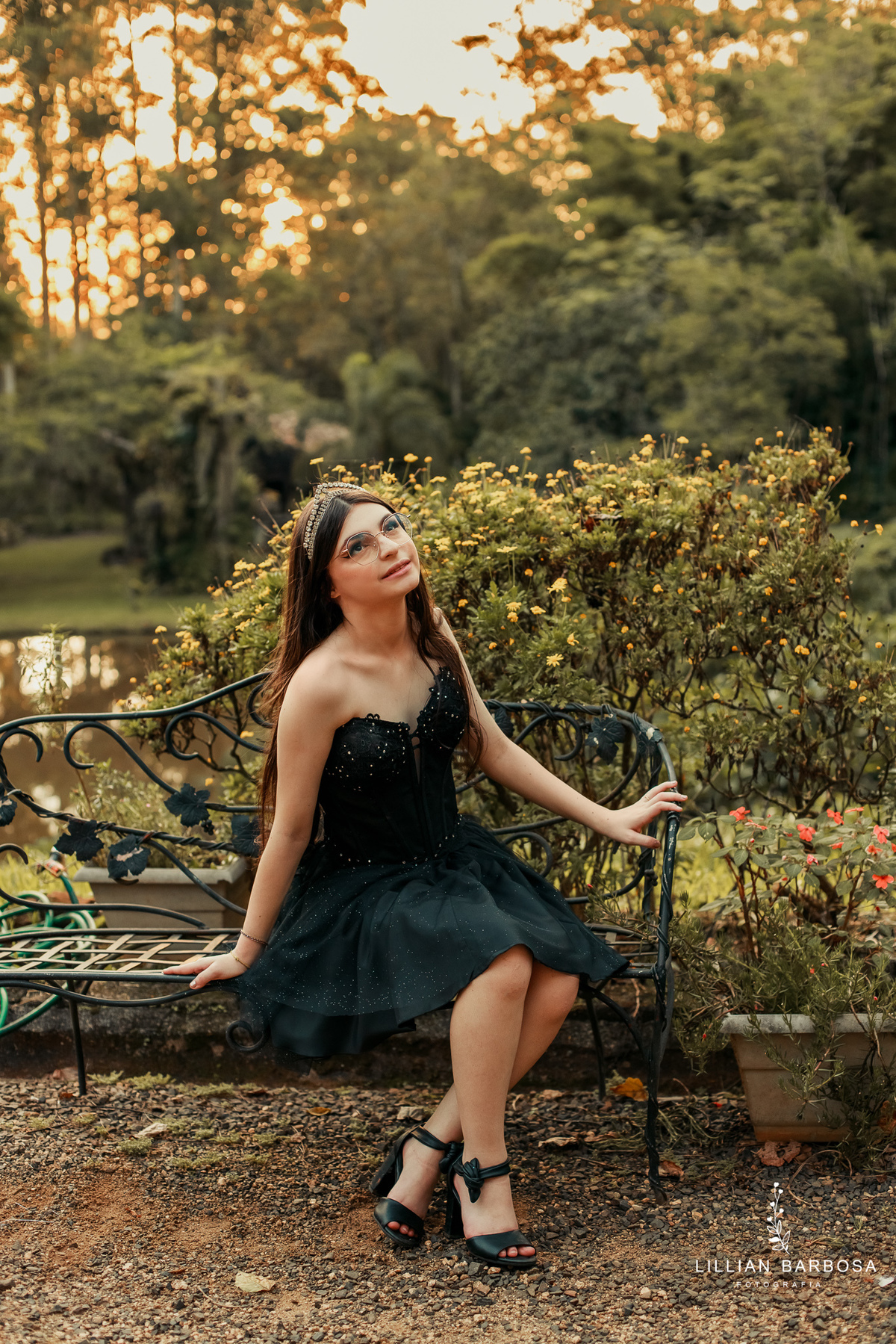 fiffteen-larissa-ensaio-de-quinze-anos--ensaio-no-castelo-britanico-fifteens-da-lillian-barbosa-fotogrtafa-de-cocal-do-sul-fotografa-de-lauro muller-fotografa-delauroi-muller-a-melhor-da-regiao (1)