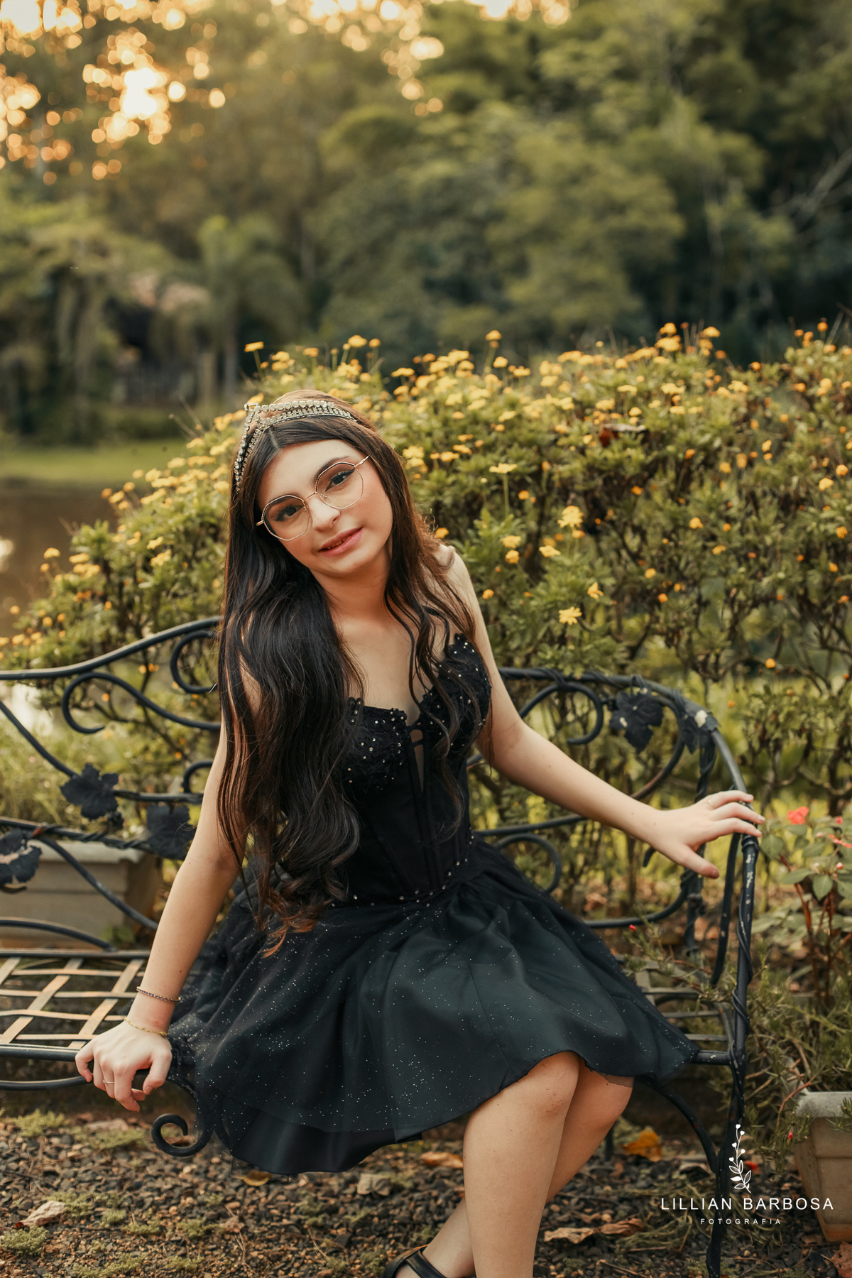 fiffteen-larissa-ensaio-de-quinze-anos--ensaio-no-castelo-britanico-fifteens-da-lillian-barbosa-fotogrtafa-de-cocal-do-sul-fotografa-de-lauro muller-fotografa-delauroi-muller-a-melhor-da-regiao (1)