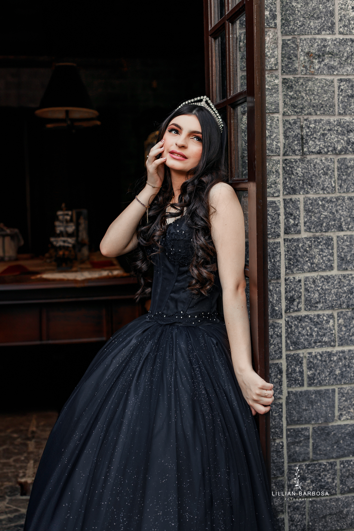 fiffteen-larissa-ensaio-de-quinze-anos--ensaio-no-castelo-britanico-fifteens-da-lillian-barbosa-fotogrtafa-de-cocal-do-sul-fotografa-de-lauro muller-fotografa-delauroi-muller-a-melhor-da-regiao (1)