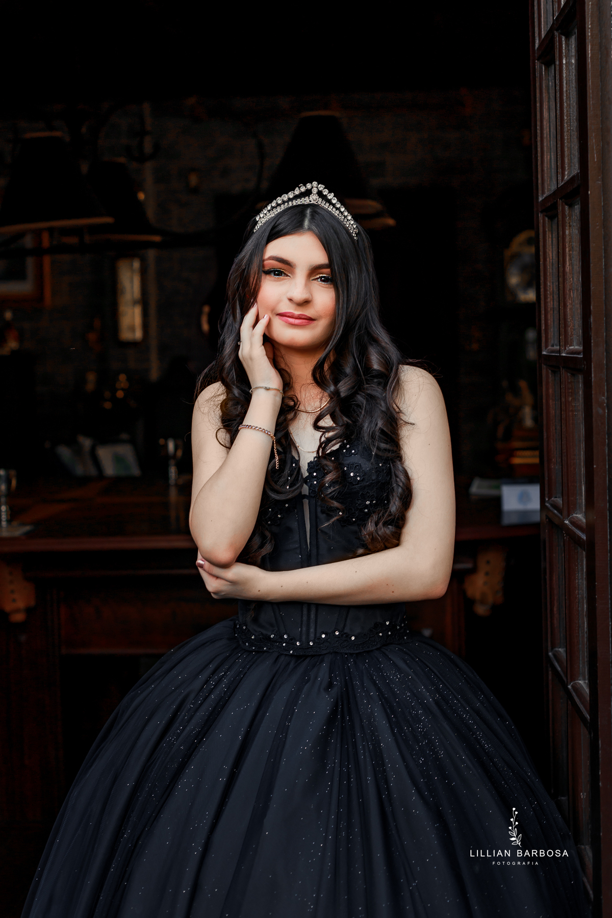 fiffteen-larissa-ensaio-de-quinze-anos--ensaio-no-castelo-britanico-fifteens-da-lillian-barbosa-fotogrtafa-de-cocal-do-sul-fotografa-de-lauro muller-fotografa-delauroi-muller-a-melhor-da-regiao (1)