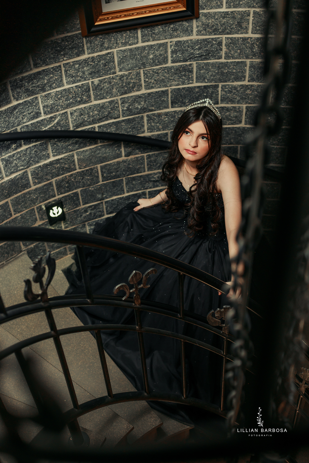 fiffteen-larissa-ensaio-de-quinze-anos--ensaio-no-castelo-britanico-fifteens-da-lillian-barbosa-fotogrtafa-de-cocal-do-sul-fotografa-de-lauro muller-fotografa-delauroi-muller-a-melhor-da-regiao (1)
