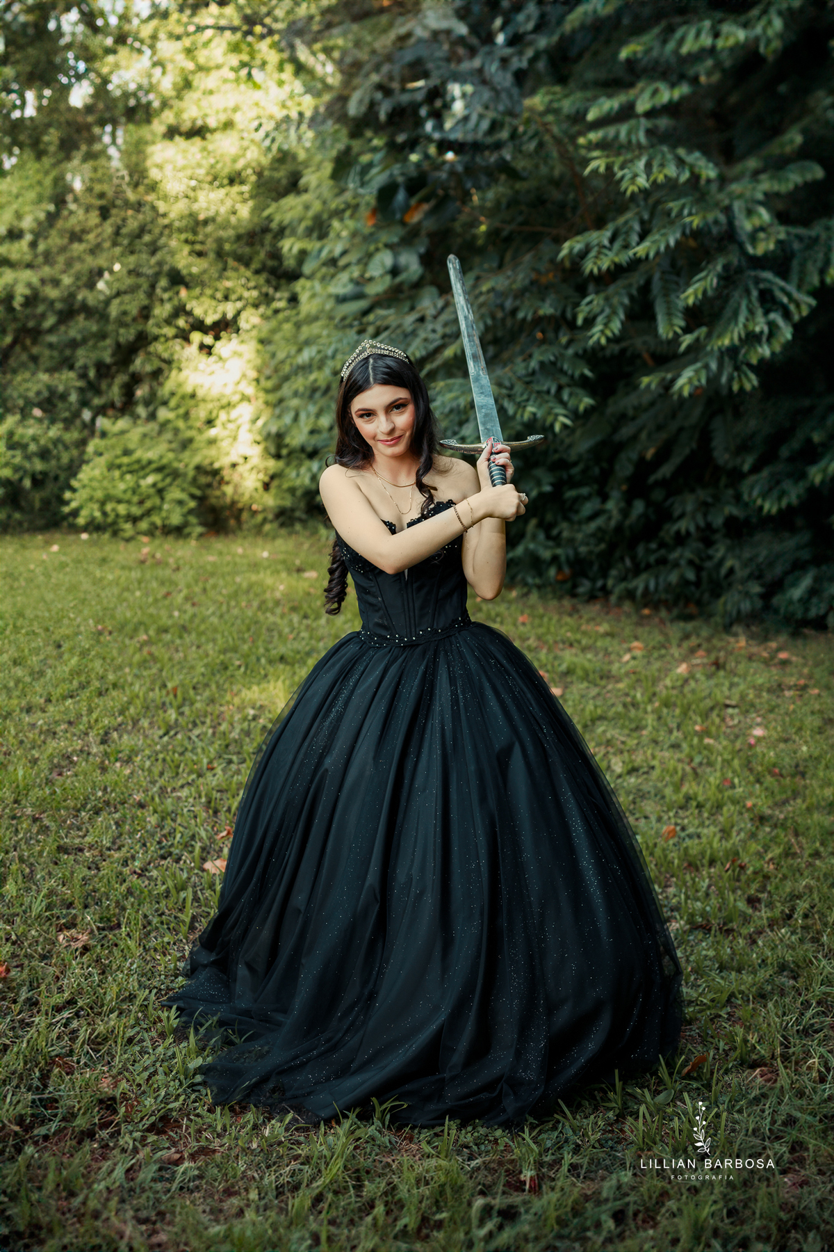 fiffteen-larissa-ensaio-de-quinze-anos--ensaio-no-castelo-britanico-fifteens-da-lillian-barbosa-fotogrtafa-de-cocal-do-sul-fotografa-de-lauro muller-fotografa-delauroi-muller-a-melhor-da-regiao (1)