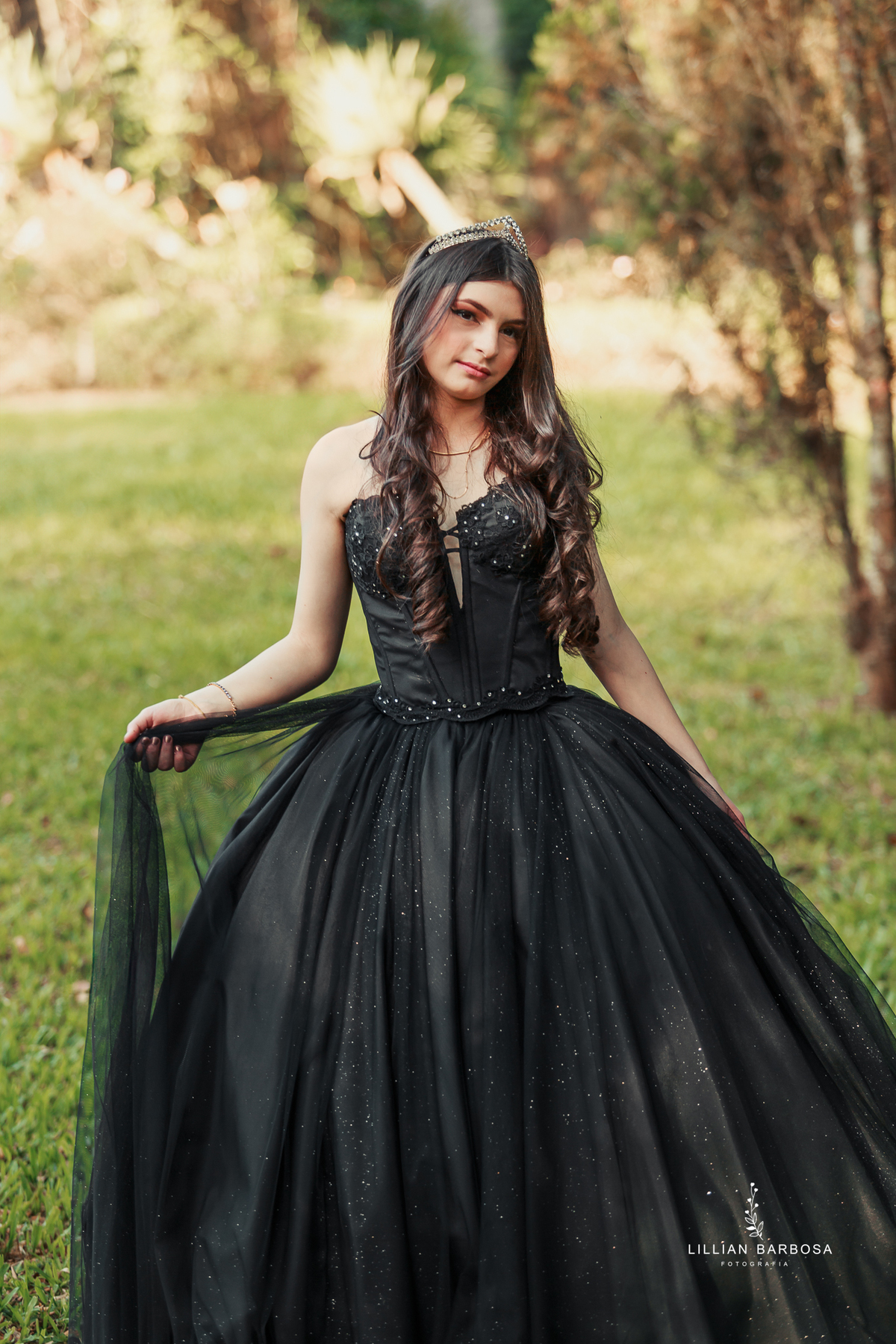 fiffteen-larissa-ensaio-de-quinze-anos--ensaio-no-castelo-britanico-fifteens-da-lillian-barbosa-fotogrtafa-de-cocal-do-sul-fotografa-de-lauro muller-fotografa-delauroi-muller-a-melhor-da-regiao (1)