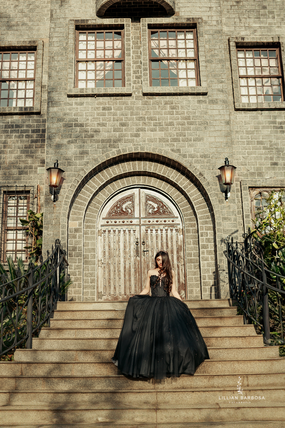 fiffteen-larissa-ensaio-de-quinze-anos--ensaio-no-castelo-britanico-fifteens-da-lillian-barbosa-fotogrtafa-de-cocal-do-sul-fotografa-de-lauro muller-fotografa-delauroi-muller-a-melhor-da-regiao (1)