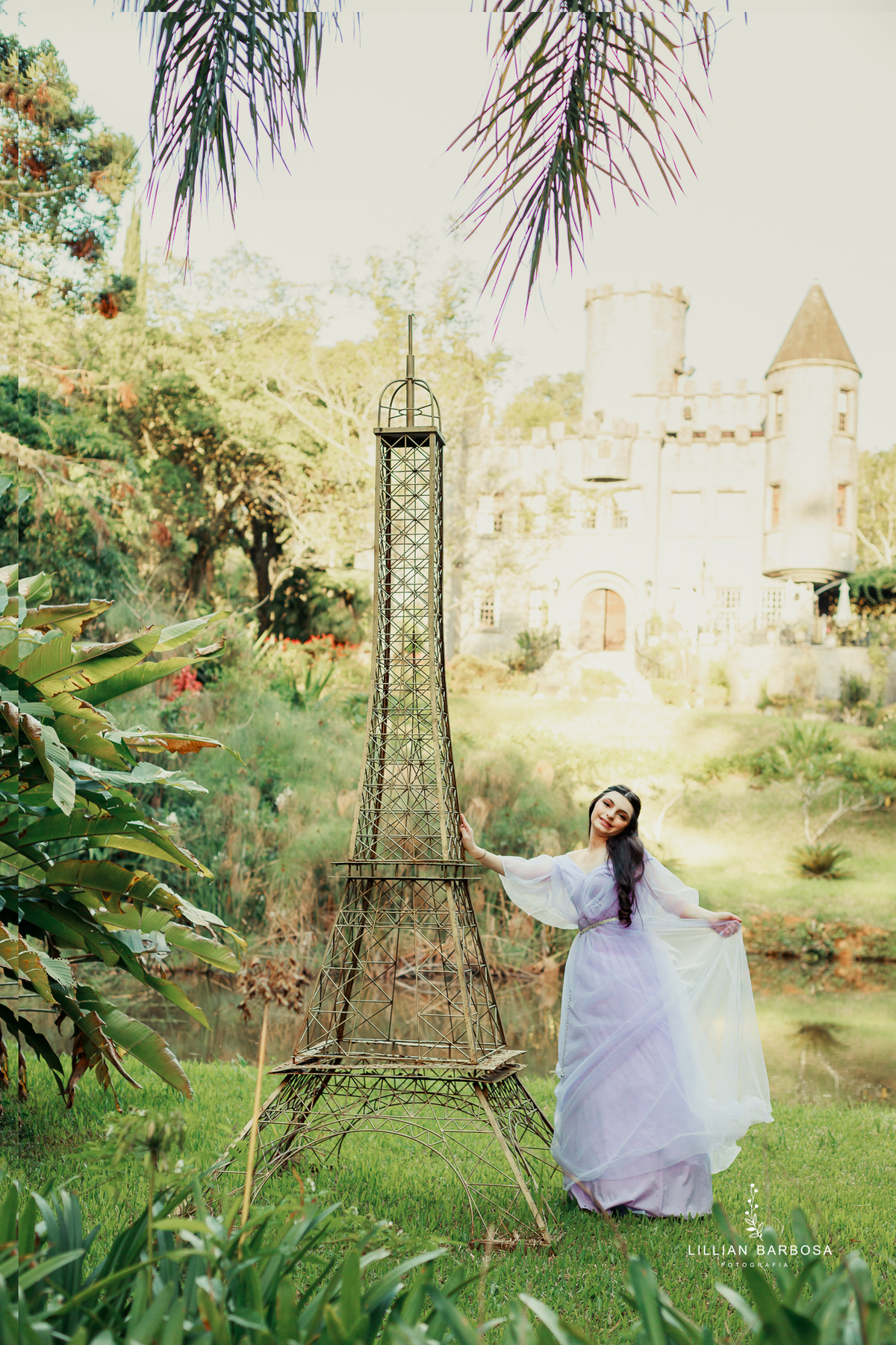 fiffteen-larissa-ensaio-de-quinze-anos--ensaio-no-castelo-britanico-fifteens-da-lillian-barbosa-fotogrtafa-de-cocal-do-sul-fotografa-de-lauro muller-fotografa-delauroi-muller-a-melhor-da-regiao (1)