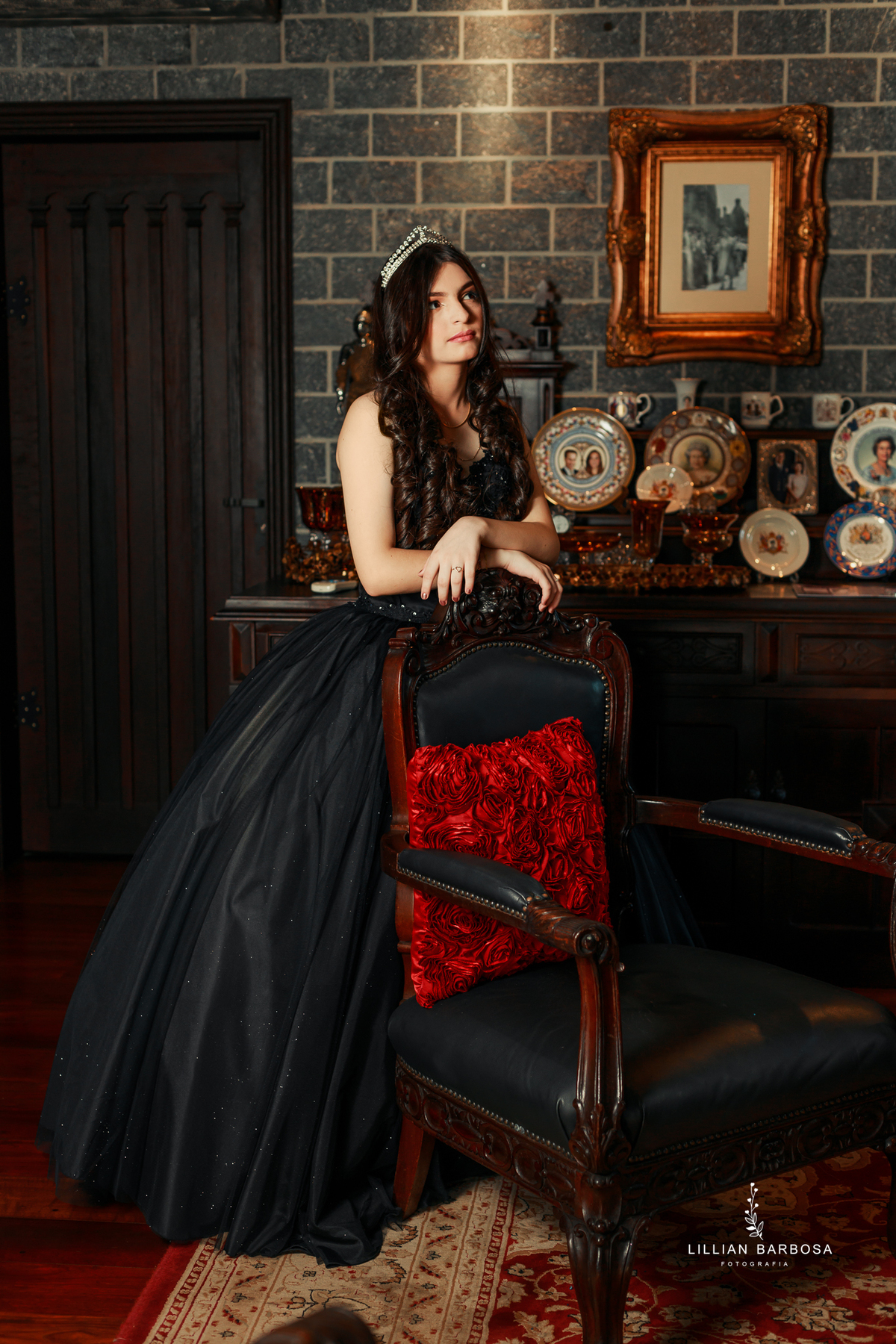 fiffteen-larissa-ensaio-de-quinze-anos--ensaio-no-castelo-britanico-fifteens-da-lillian-barbosa-fotogrtafa-de-cocal-do-sul-fotografa-de-lauro muller-fotografa-delauroi-muller-a-melhor-da-regiao (1)