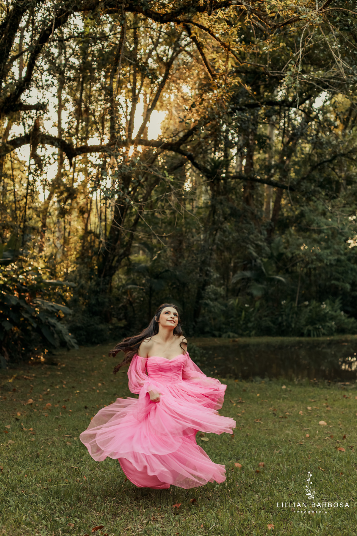 fiffteen-larissa-ensaio-de-quinze-anos--ensaio-no-castelo-britanico-fifteens-da-lillian-barbosa-fotogrtafa-de-cocal-do-sul-fotografa-de-lauro muller-fotografa-delauroi-muller-a-melhor-da-regiao (1)