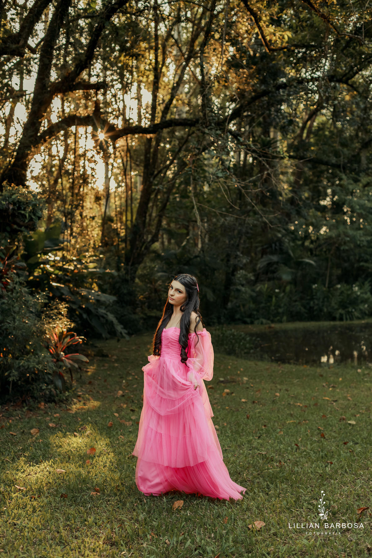 fiffteen-larissa-ensaio-de-quinze-anos--ensaio-no-castelo-britanico-fifteens-da-lillian-barbosa-fotogrtafa-de-cocal-do-sul-fotografa-de-lauro muller-fotografa-delauroi-muller-a-melhor-da-regiao (1)