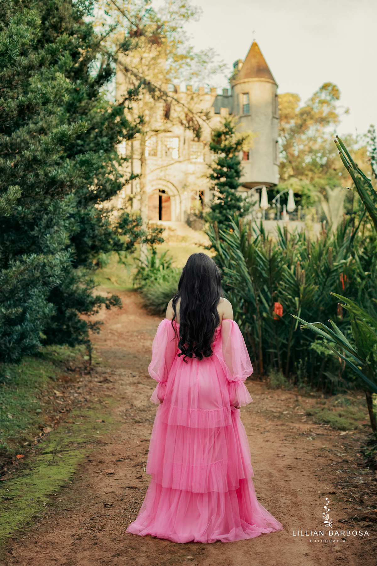 fiffteen-larissa-ensaio-de-quinze-anos--ensaio-no-castelo-britanico-fifteens-da-lillian-barbosa-fotogrtafa-de-cocal-do-sul-fotografa-de-lauro muller-fotografa-delauroi-muller-a-melhor-da-regiao (1)