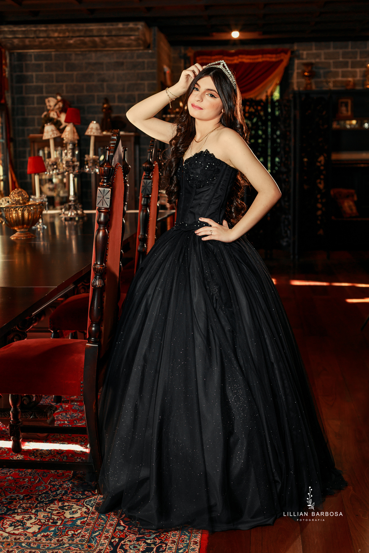 fiffteen-larissa-ensaio-de-quinze-anos--ensaio-no-castelo-britanico-fifteens-da-lillian-barbosa-fotogrtafa-de-cocal-do-sul-fotografa-de-lauro muller-fotografa-delauroi-muller-a-melhor-da-regiao (1)