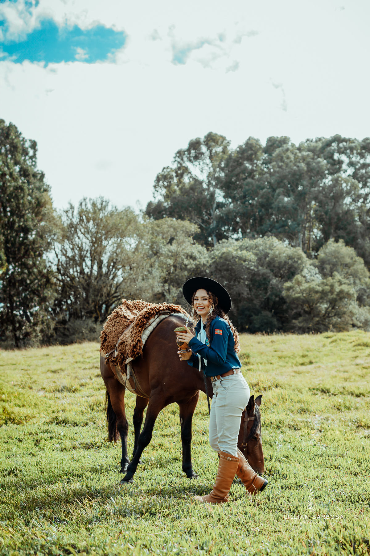 ensaio-de-quinze-anos-cavalo-sitio-jarim-secreto-ville-de-france-de-urubici-vestido-delicado-vestido-barbie-fotografa-de-urubici-santa-catarina-fotografa-da-serra-gaucha-fotografa-de-lauro muller-