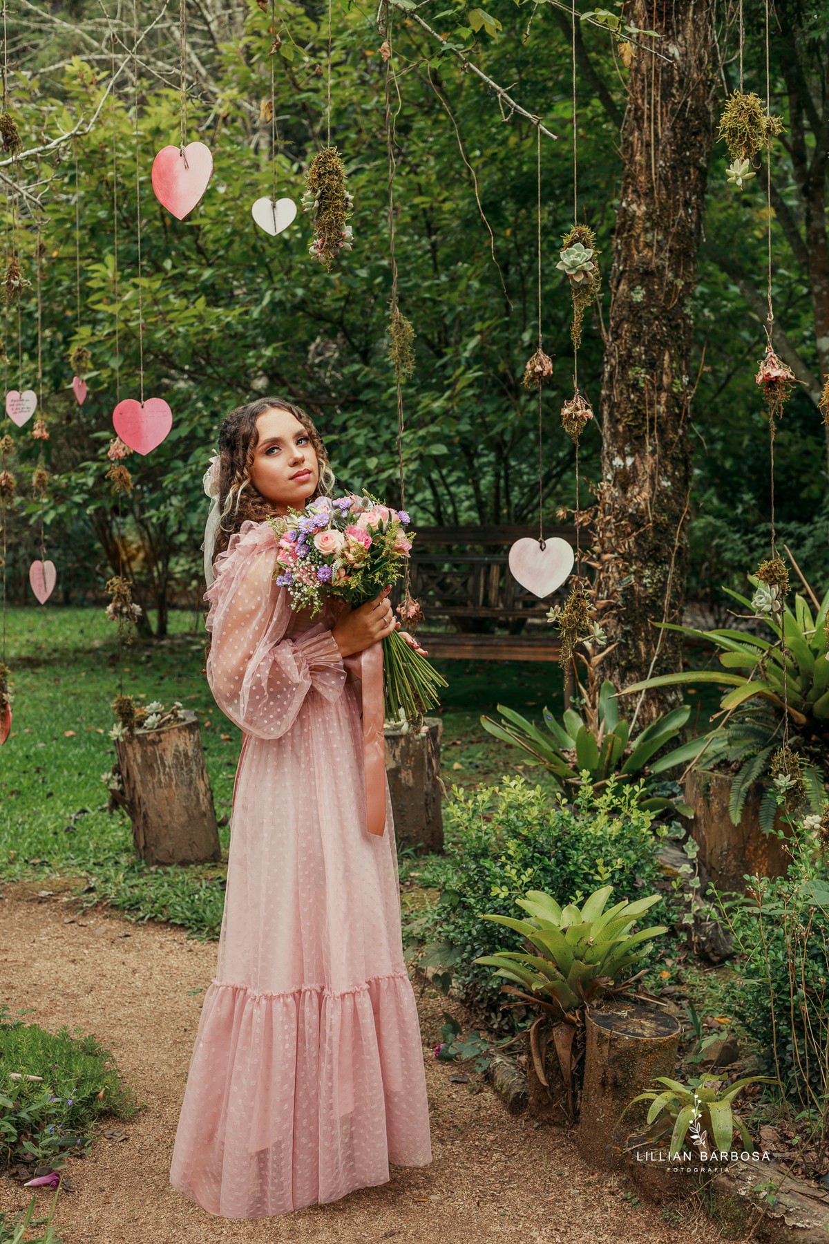 ensaio-de-quinze-anos-cavalo-sitio-jarim-secreto-ville-de-france-de-urubici-vestido-delicado-vestido-barbie-fotografa-de-urubici-santa-catarina-fotografa-da-serra-gaucha-fotografa-de-lauro muller-