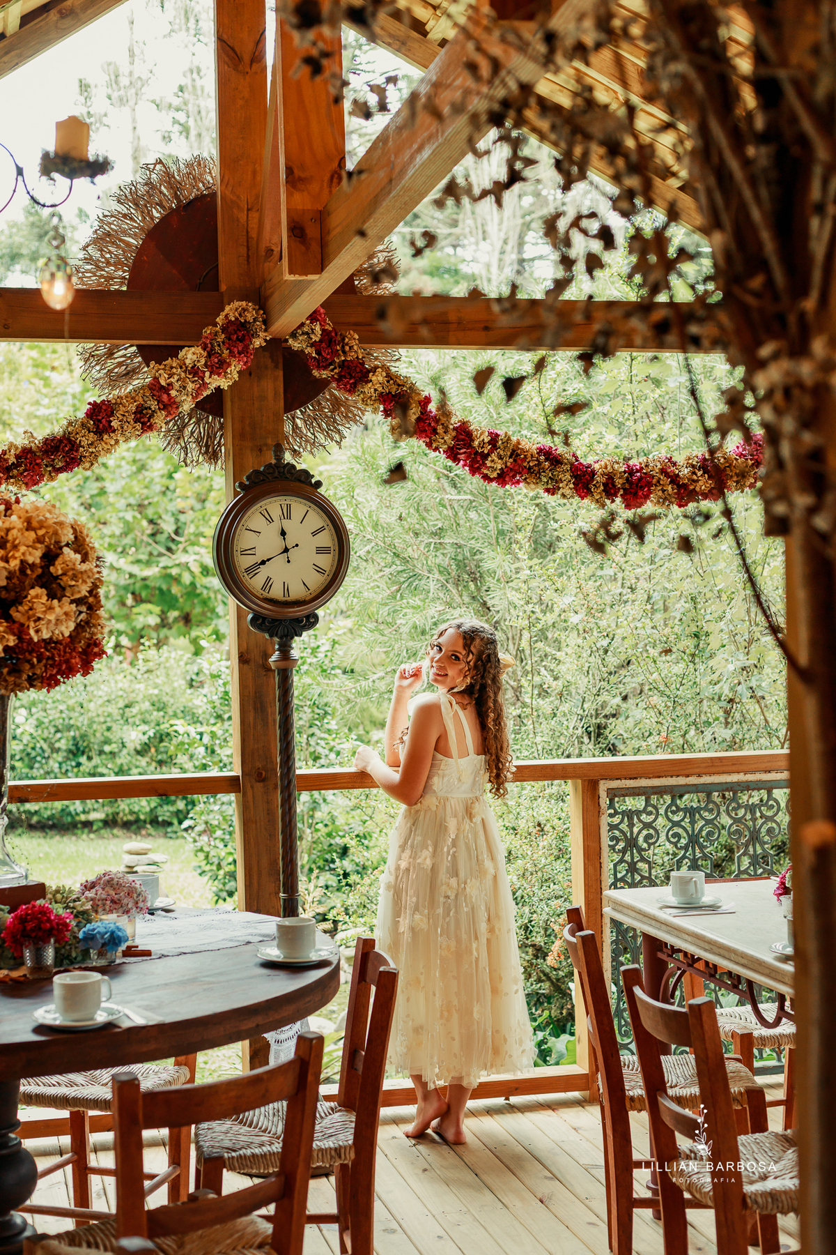 ensaio-de-quinze-anos-cavalo-sitio-jarim-secreto-ville-de-france-de-urubici-vestido-delicado-vestido-barbie-fotografa-de-urubici-santa-catarina-fotografa-da-serra-gaucha-fotografa-de-lauro muller-