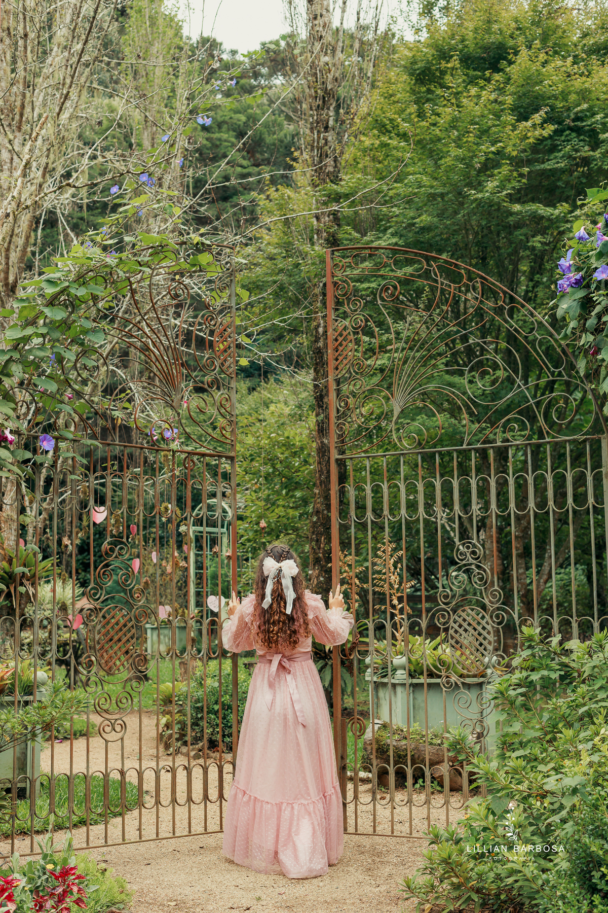 ensaio-de-quinze-anos-cavalo-sitio-jarim-secreto-ville-de-france-de-urubici-vestido-delicado-vestido-barbie-fotografa-de-urubici-santa-catarina-fotografa-da-serra-gaucha-fotografa-de-lauro muller-