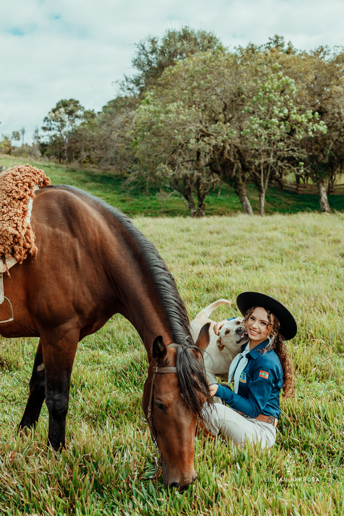ensaio-de-quinze-anos-cavalo-sitio-jarim-secreto-ville-de-france-de-urubici-vestido-delicado-vestido-barbie-fotografa-de-urubici-santa-catarina-fotografa-da-serra-gaucha-fotografa-de-lauro muller-