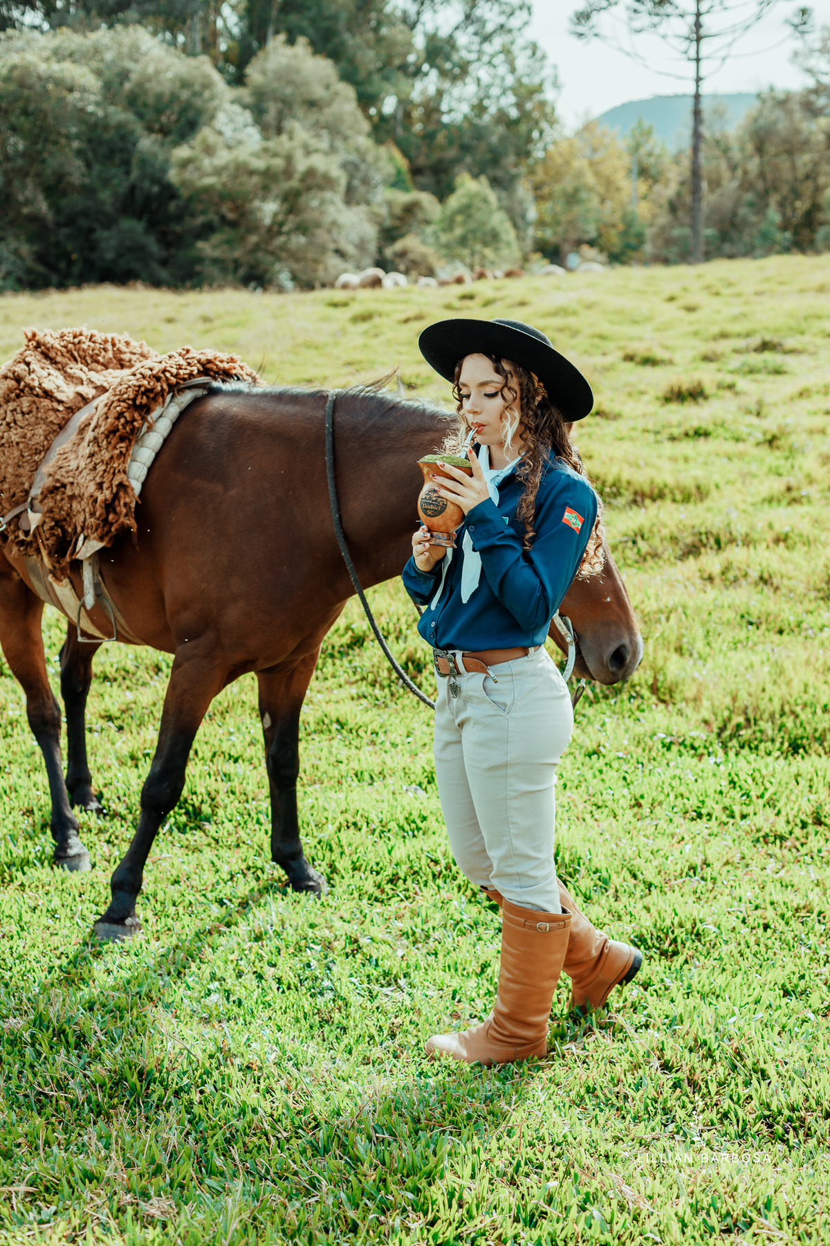 ensaio-de-quinze-anos-cavalo-sitio-jarim-secreto-ville-de-france-de-urubici-vestido-delicado-vestido-barbie-fotografa-de-urubici-santa-catarina-fotografa-da-serra-gaucha-fotografa-de-lauro muller-