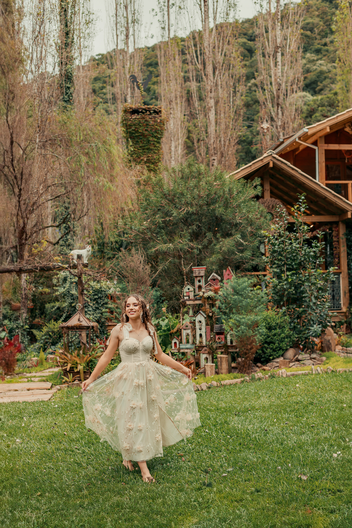 ensaio-de-quinze-anos-cavalo-sitio-jarim-secreto-ville-de-france-de-urubici-vestido-delicado-vestido-barbie-fotografa-de-urubici-santa-catarina-fotografa