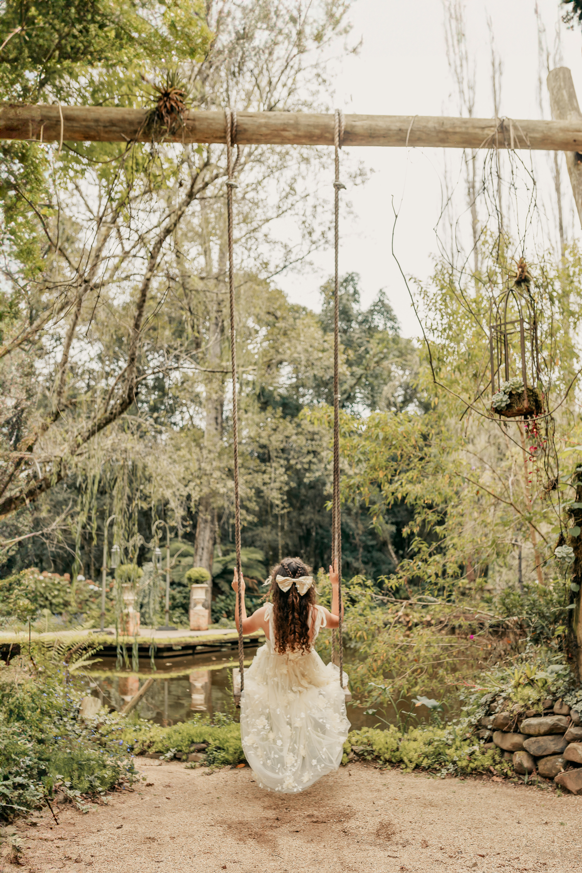 ensaio-de-quinze-anos-cavalo-sitio-jarim-secreto-ville-de-france-de-urubici-vestido-delicado-vestido-barbie-fotografa-de-urubici-santa-catarina-fotografa