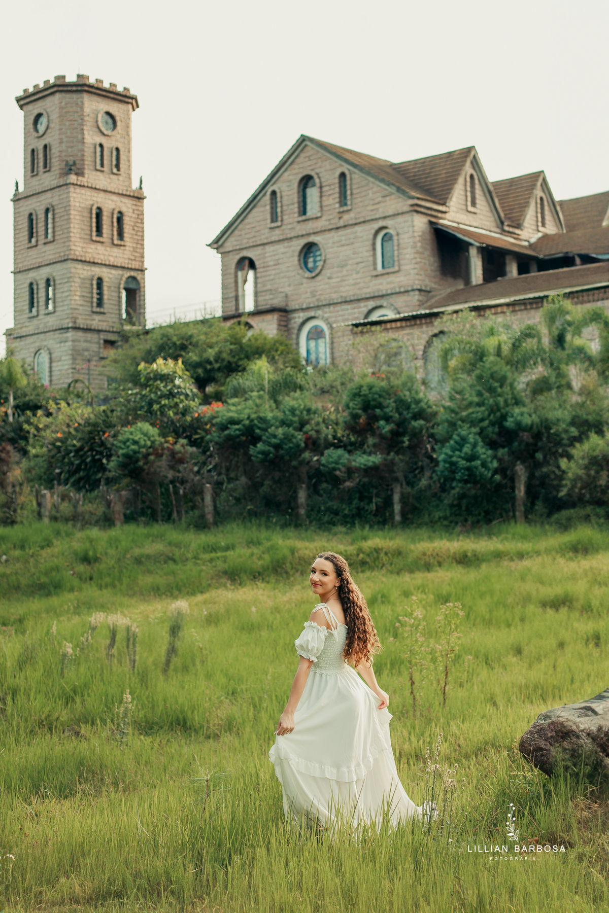 ensaio-de-quinze-anos-castelo-belvedere-castelo-em-treze-de-maio-vestido-azul-vestido-rosa-branco-forografa-de-lauro muller-fotografa-de-treze-de-mao-fotografa-de-santa-catarina-fotografa-destaque-do-ano