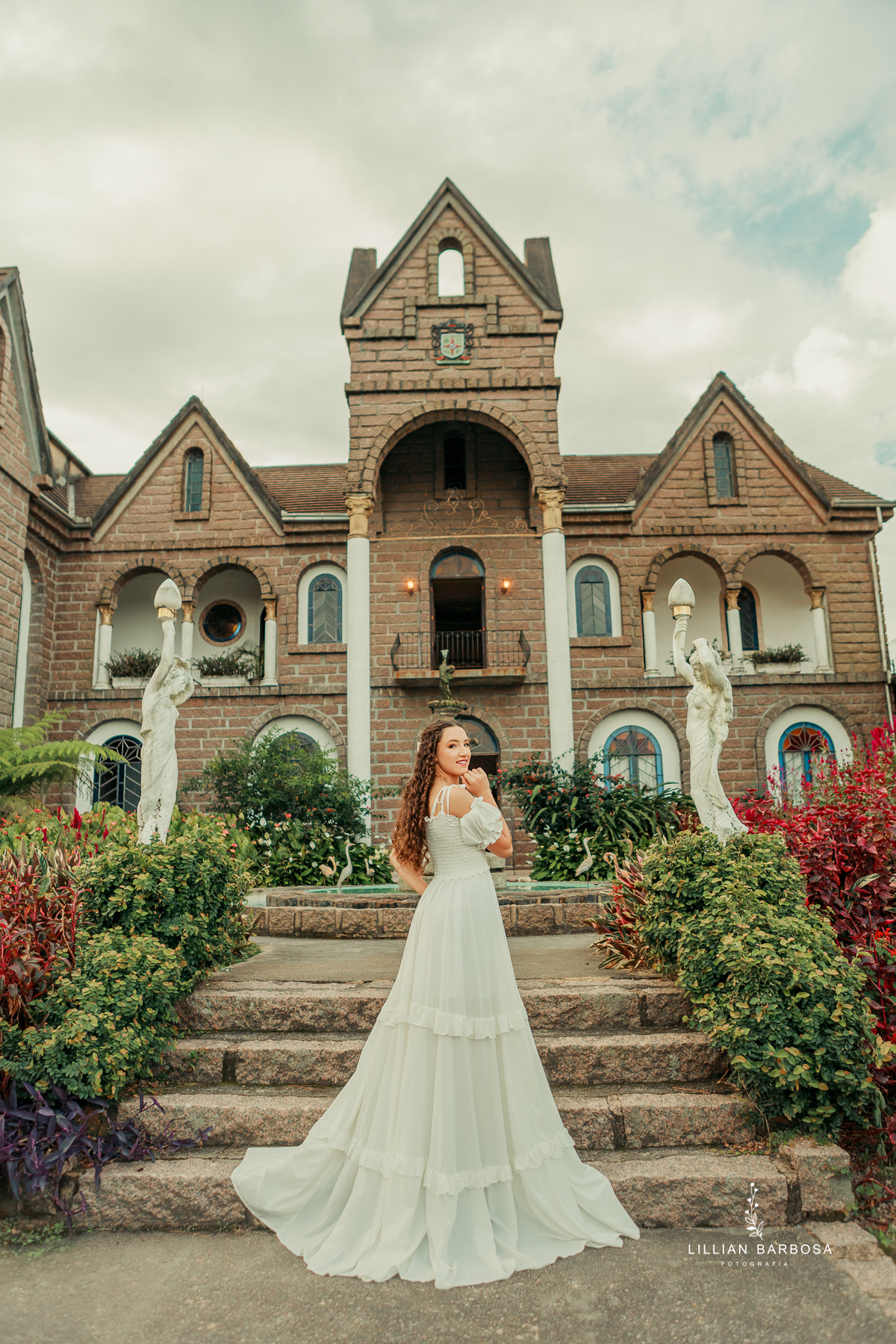 ensaio-de-quinze-anos-castelo-belvedere-castelo-em-treze-de-maio-vestido-azul-vestido-rosa-branco-forografa-de-lauro muller-fotografa-de-treze-de-mao-fotografa-de-santa-catarina-fotografa-destaque-do-ano