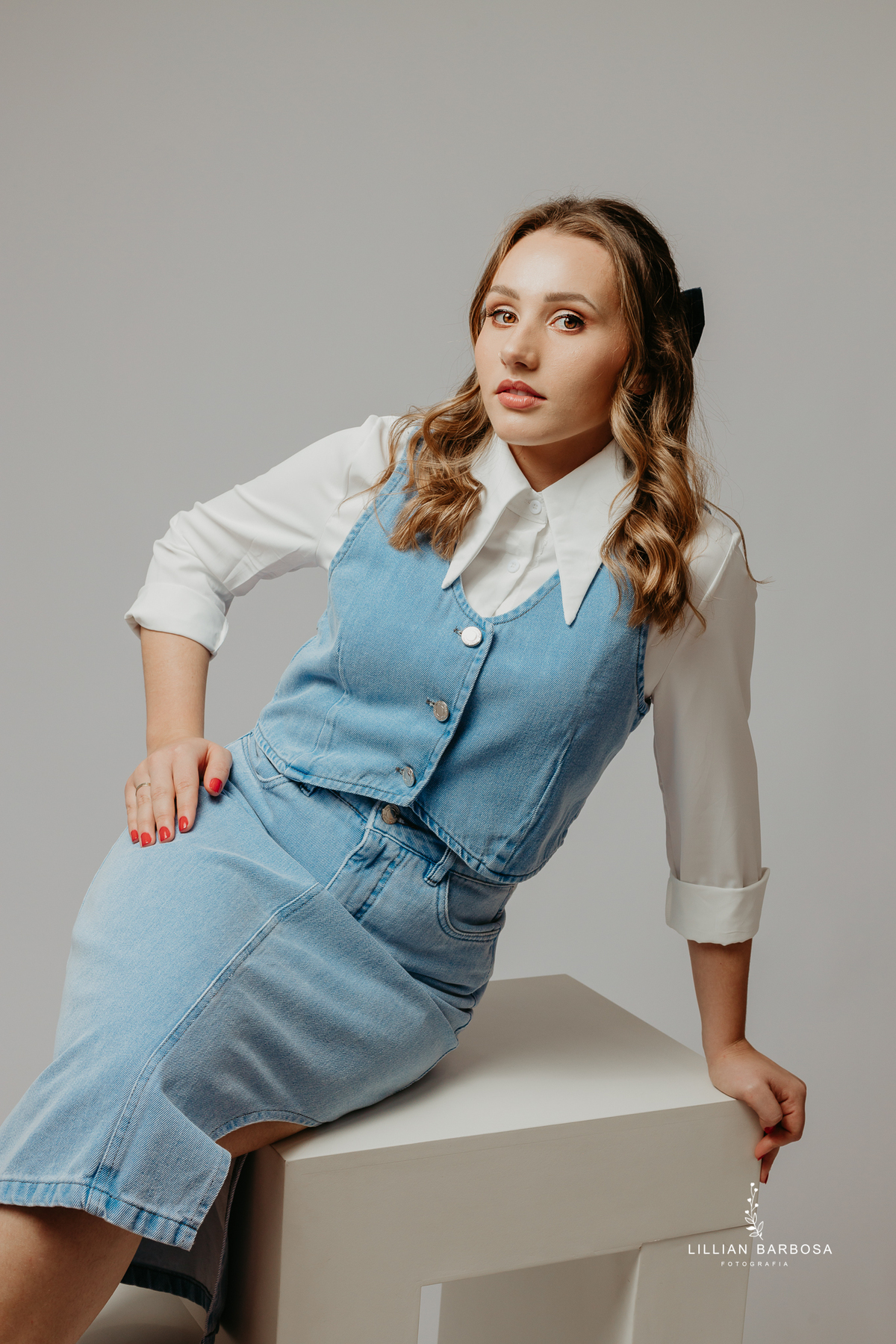 ensaio-pessoal-ensaio-de-trinta-e-dois-anos-ensaio-de-casal-ensaio-de-aniversario-ensaio-no-estudio-da-lillian-barbosa-vestido-de-brilho-baloes-cortina-prata-fotografa-de-lauro-muller-fotogarfa-destaque