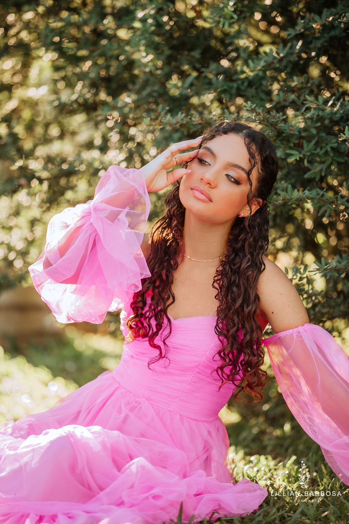 ensaio-de-quinze anos--ensaio-externo-em-lauro-muller-santa-catarina-vestido-rosa-pink-bem-barbie-em-uma-fazenda-um--do-sol-vestido-azul-vestido-de-brilho-balanço-lillian-barbosa-fotografia-fotografa-de-lauro-muller-