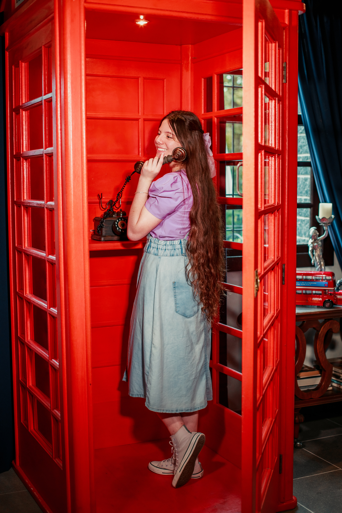 ensaio-de-quinze anos--ensaio-externo-em-lauro-muller-santa-catarina-vestido-roxo--capa-coproa-e-espada-cocal-do-sul-fotgrafa-de-cocal-do-sul-lillian-barbosa-fotografia-fotografa-