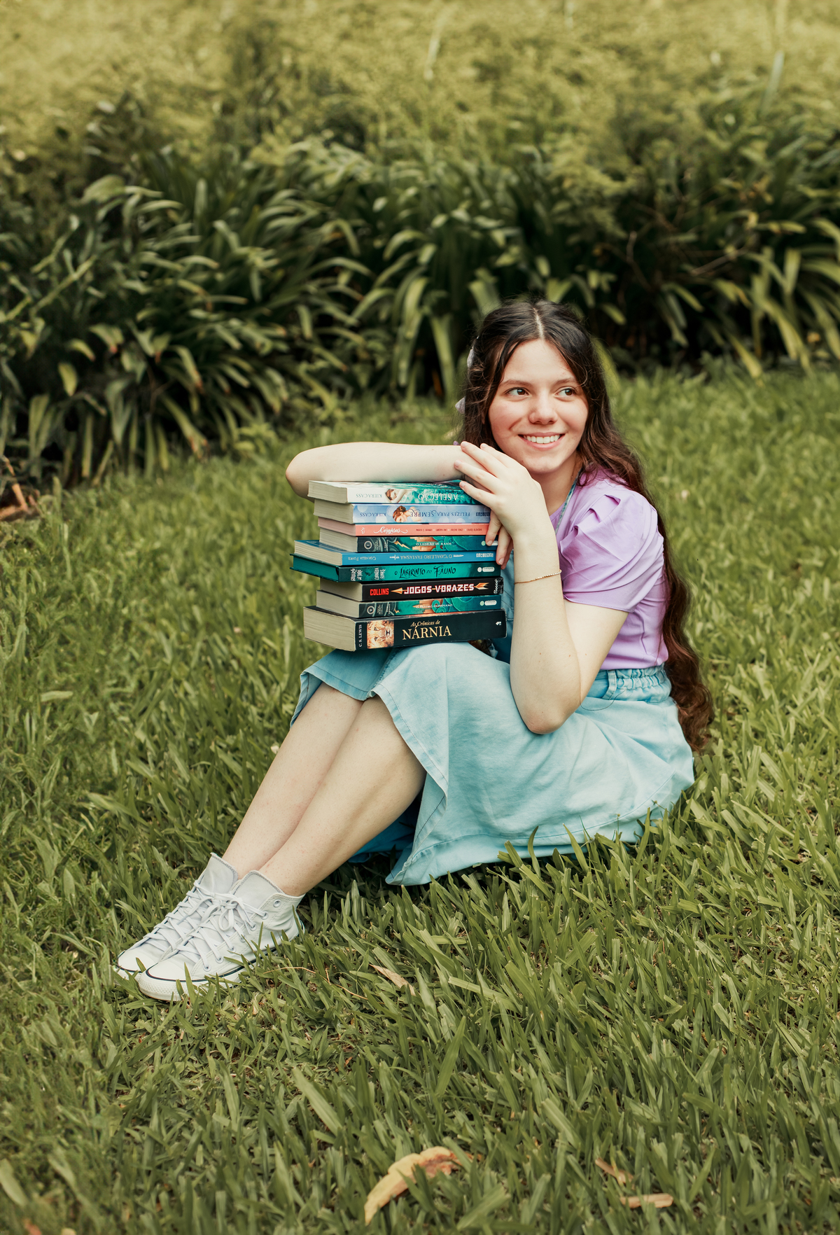 ensaio-de-quinze anos--ensaio-externo-em-lauro-muller-santa-catarina-vestido-roxo--capa-coproa-e-espada-cocal-do-sul-fotgrafa-de-cocal-do-sul-lillian-barbosa-fotografia-fotografa-