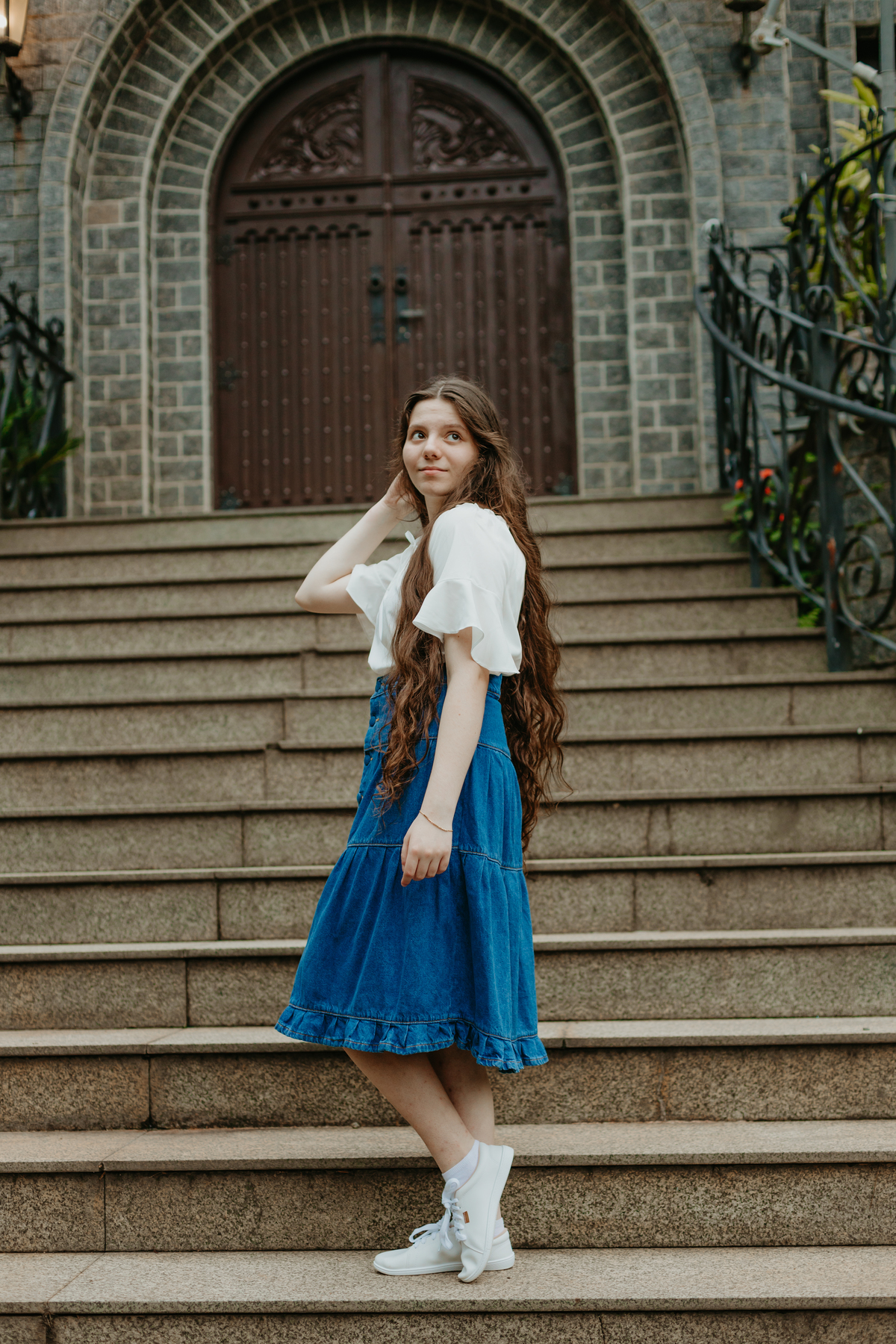 ensaio-de-quinze anos--ensaio-externo-em-lauro-muller-santa-catarina-vestido-roxo--capa-coproa-e-espada-cocal-do-sul-fotgrafa-de-cocal-do-sul-lillian-barbosa-fotografia-fotografa-