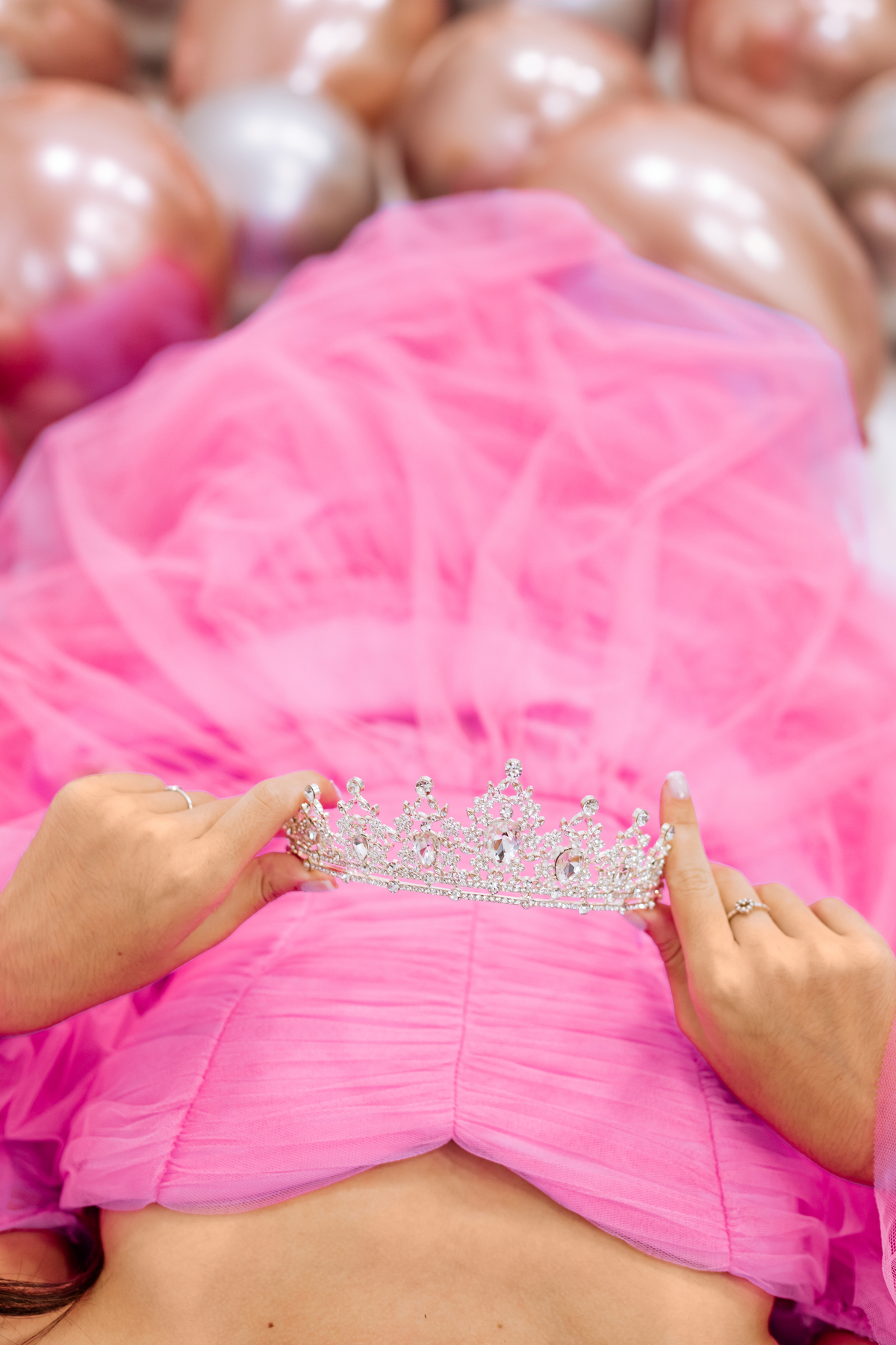 ensaio-de-quinze anos--ensaio-externo-em-lauro-muller-santa-catarina-vestido-rosa-ensaio-n-estudio-da-lillian-barbosa-fotografia-fotografa-de-lauro-muller