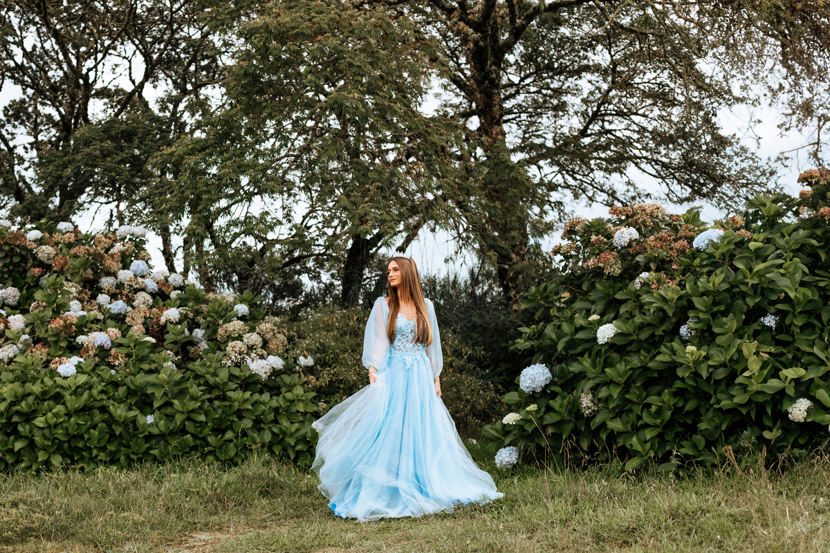 ensaio-de-quinze anos-ensaio-externo-em-lauro-muller-santa-catarina--ensaio-na-serra-do-rio-do-rastro-vestido-azul-ensaio-n-estudio-da-lillian-barbosa-fotografia-fotografa-de-lauro-muller