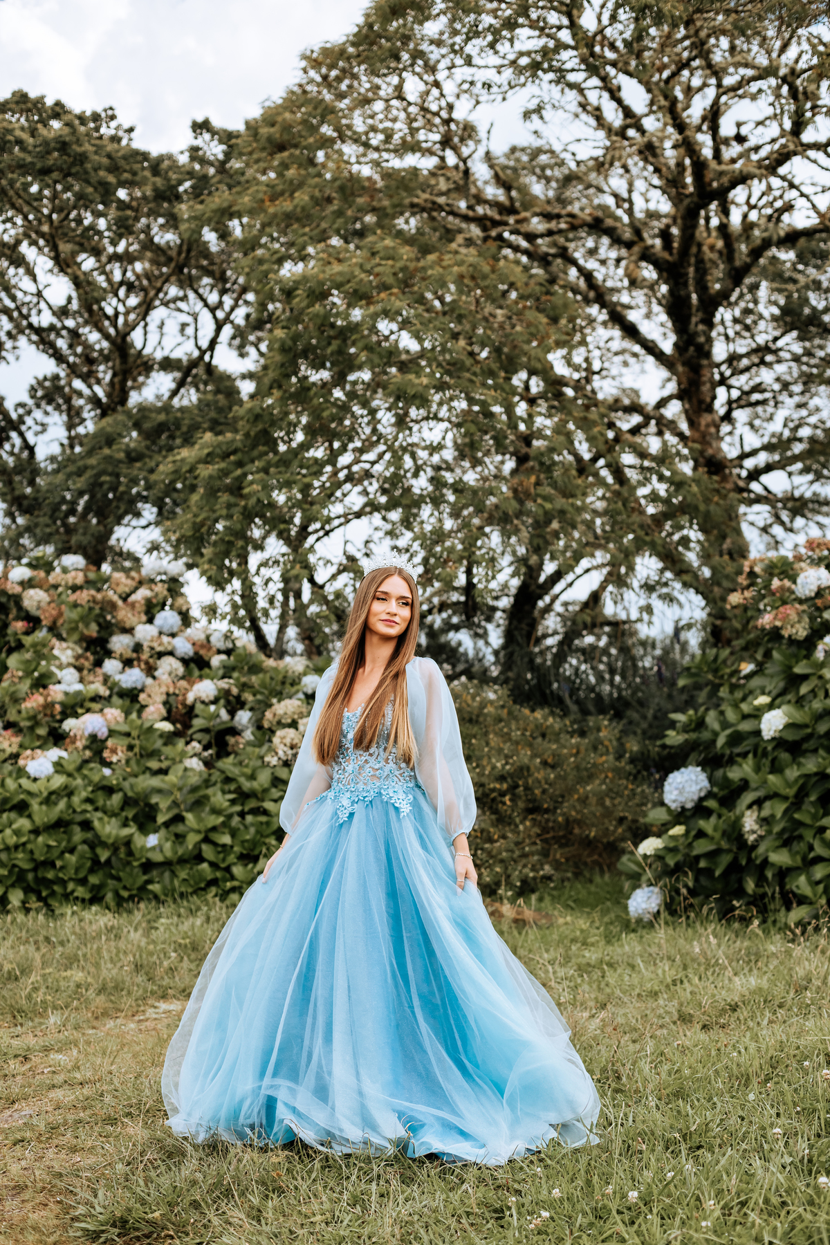 ensaio-de-quinze anos-ensaio-externo-em-lauro-muller-santa-catarina--ensaio-na-serra-do-rio-do-rastro-vestido-azul-ensaio-n-estudio-da-lillian-barbosa-fotografia-fotografa-de-lauro-muller