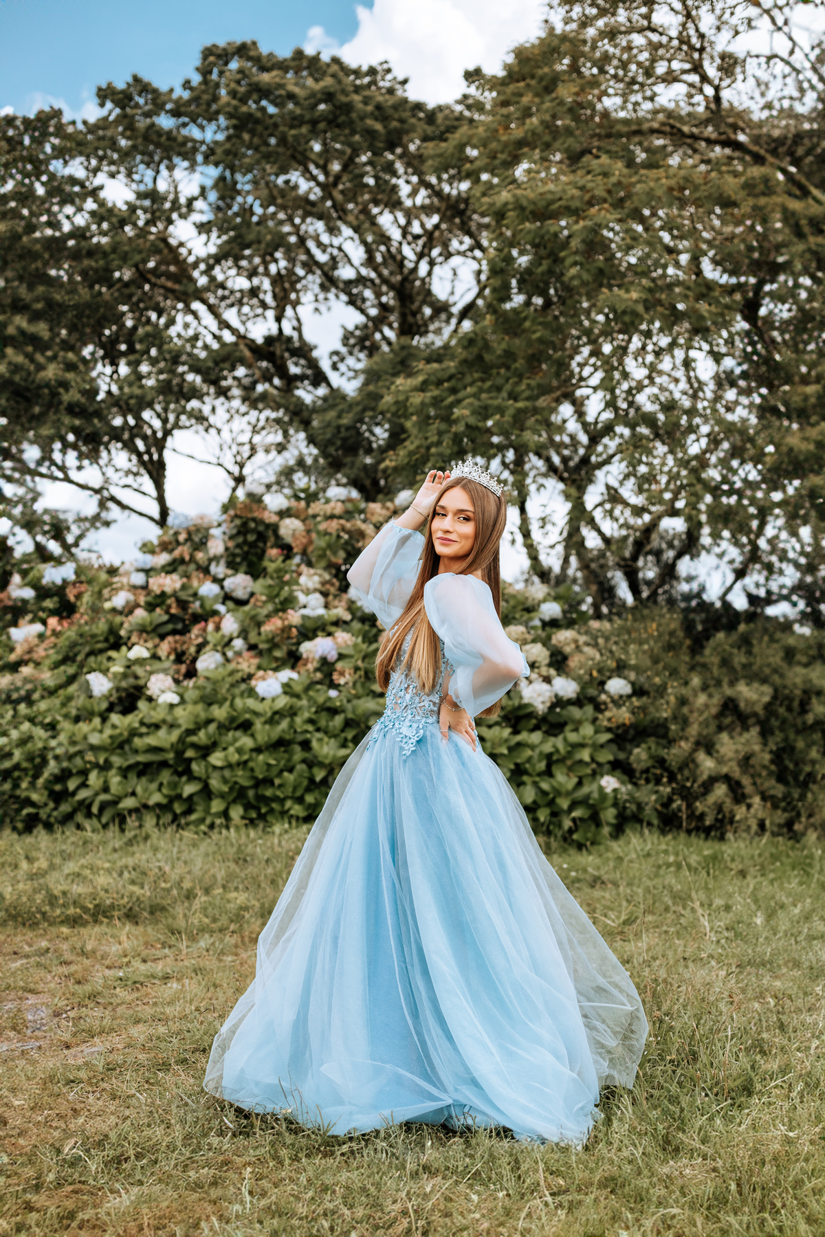 ensaio-de-quinze anos-ensaio-externo-em-lauro-muller-santa-catarina--ensaio-na-serra-do-rio-do-rastro-vestido-azul-ensaio-n-estudio-da-lillian-barbosa-fotografia-fotografa-de-lauro-muller