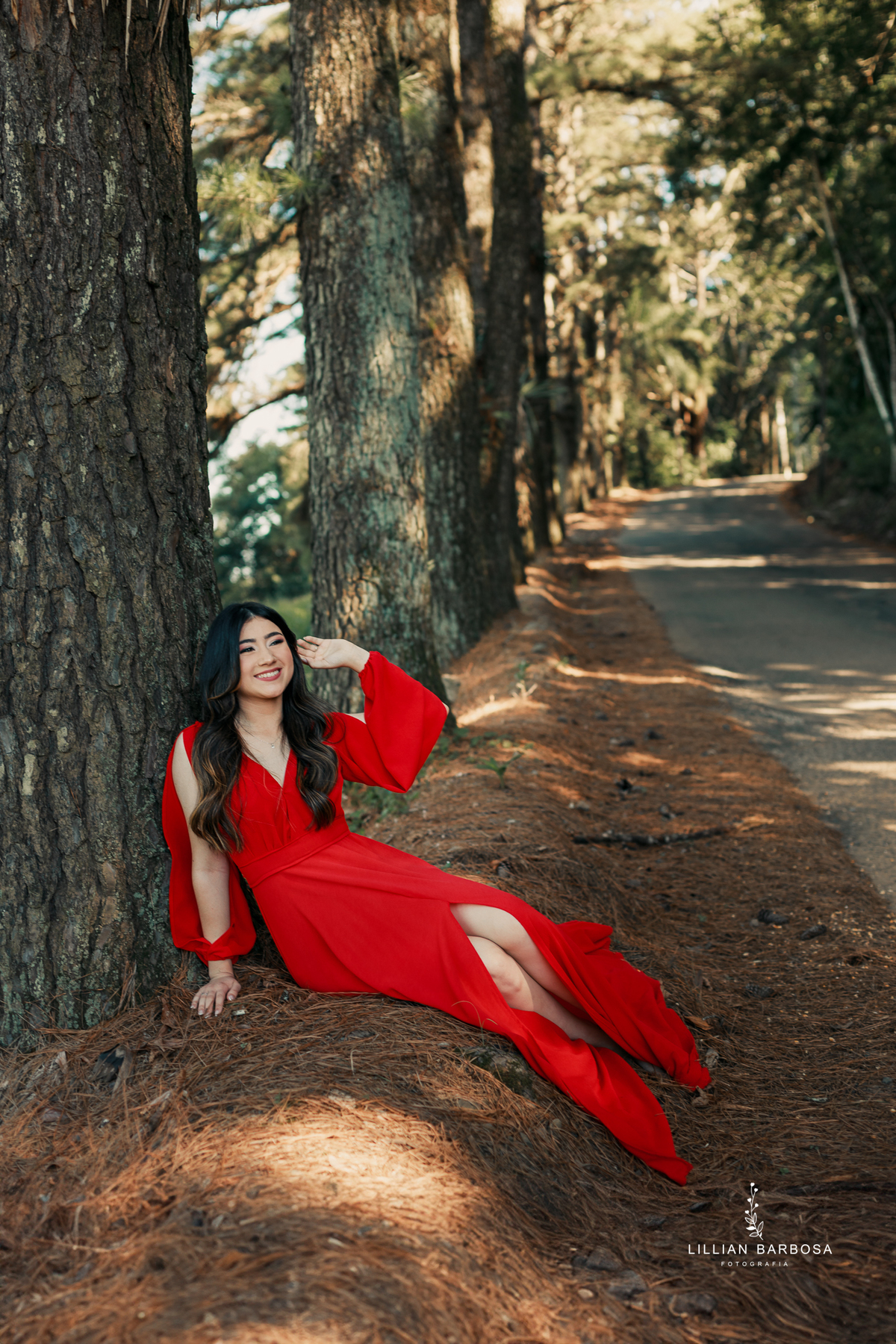 ensaio-de-quinze anos-ensaio-externo-em-lauro-muller-santa-catarina-ensaio-na-nova-veneza-vestido-azul-rosa-vermelho-ensaio-noestudio-da-lillian-barbosa-fotografia-fotogr