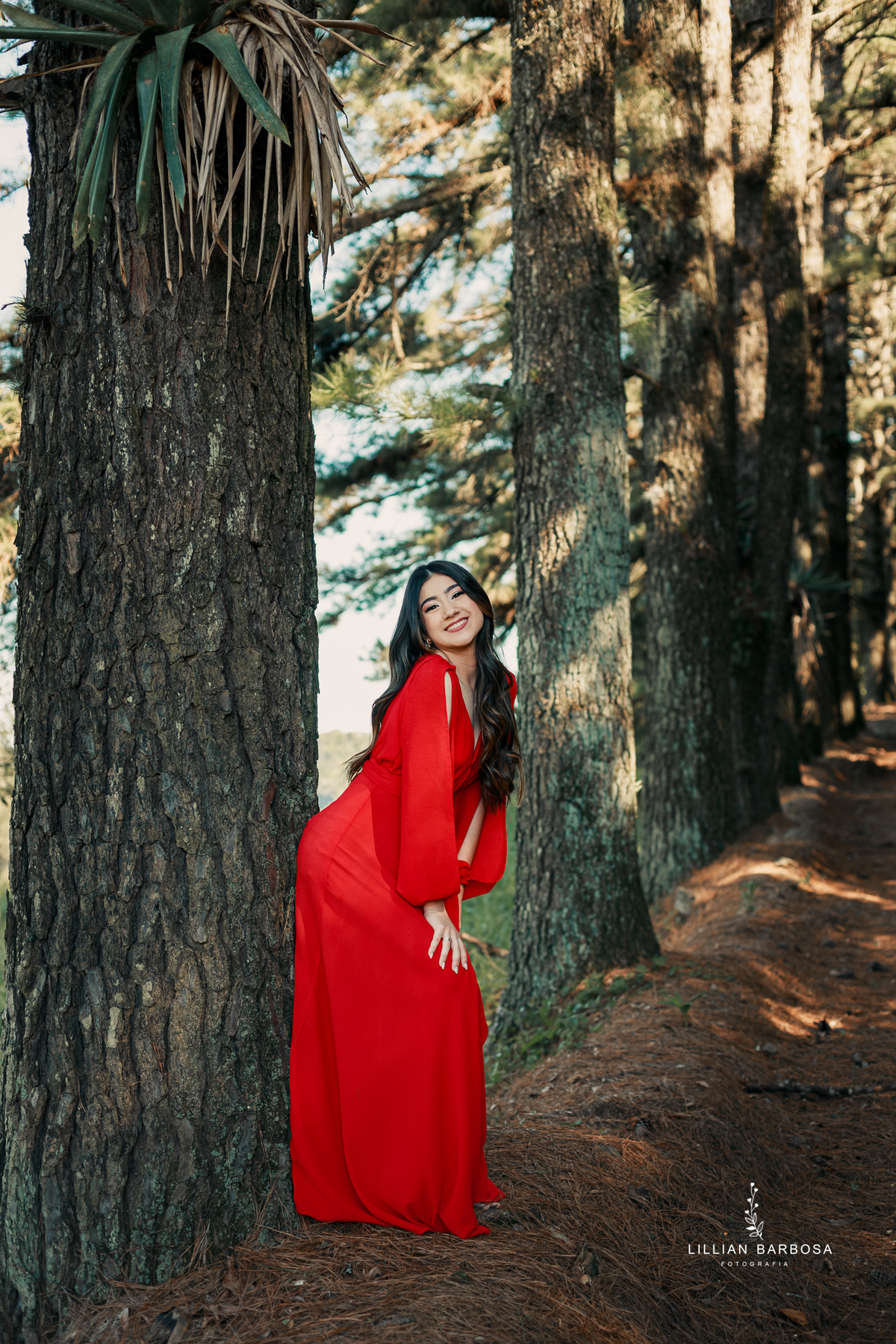 ensaio-de-quinze anos-ensaio-externo-em-lauro-muller-santa-catarina-ensaio-na-nova-veneza-vestido-azul-rosa-vermelho-ensaio-noestudio-da-lillian-barbosa-fotografia-fotogr