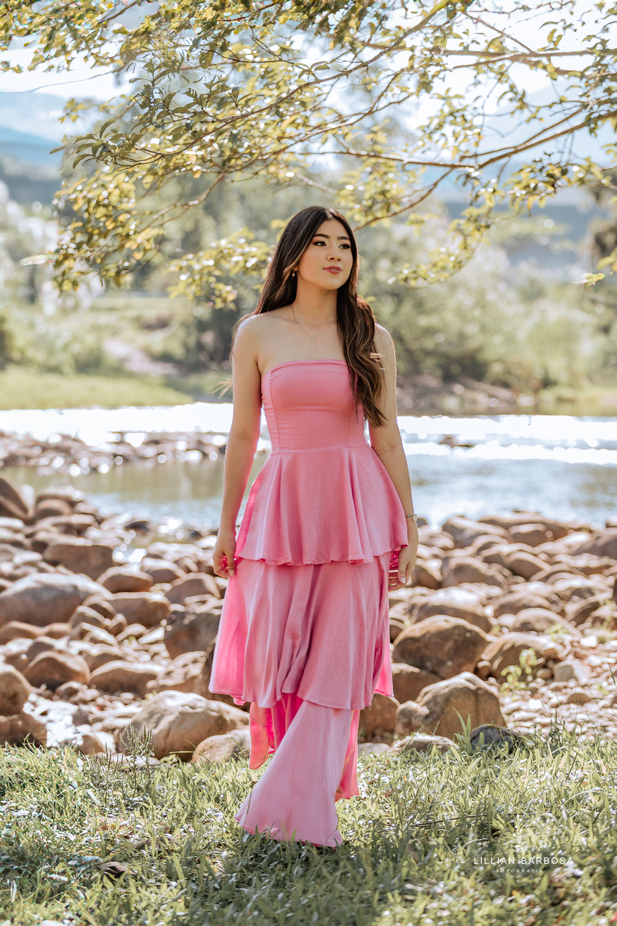 ensaio-de-quinze anos-ensaio-externo-em-lauro-muller-santa-catarina-ensaio-na-nova-veneza-vestido-azul-rosa-vermelho-ensaio-noestudio-da-lillian-barbosa-fotografia-fotogr