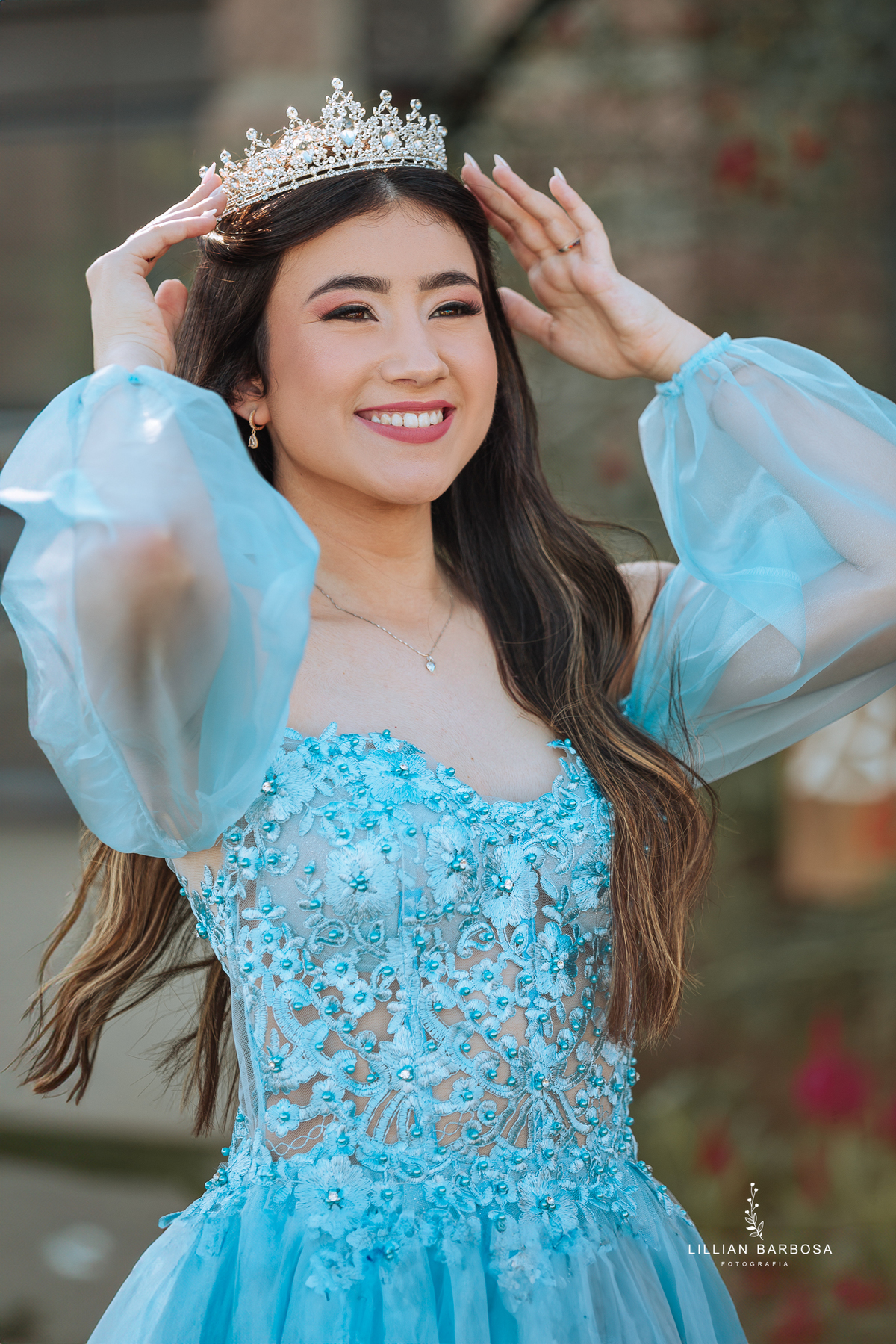 ensaio-de-quinze anos-ensaio-externo-em-lauro-muller-santa-catarina-ensaio-na-nova-veneza-vestido-azul-rosa-vermelho-ensaio-noestudio-da-lillian-barbosa-fotografia-fotogr