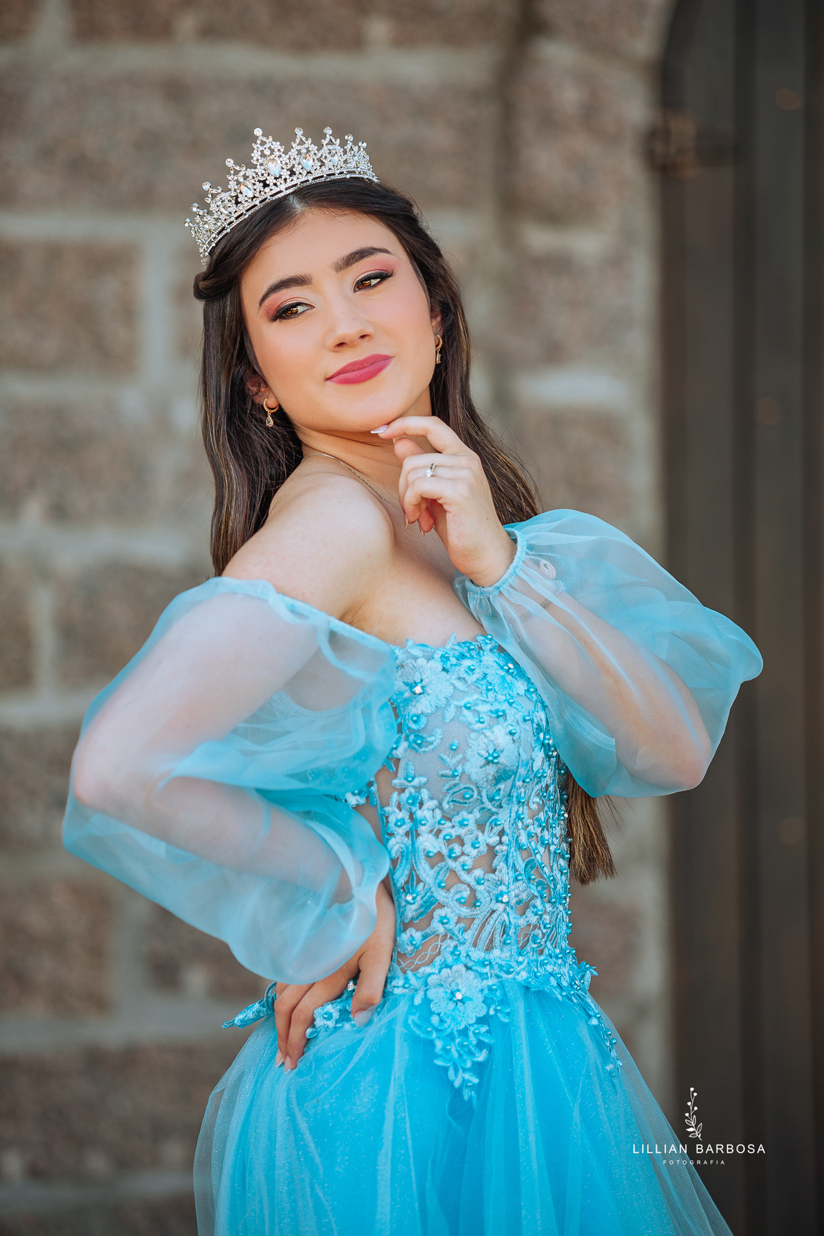ensaio-de-quinze anos-ensaio-externo-em-lauro-muller-santa-catarina-ensaio-na-nova-veneza-vestido-azul-rosa-vermelho-ensaio-noestudio-da-lillian-barbosa-fotografia-fotogr