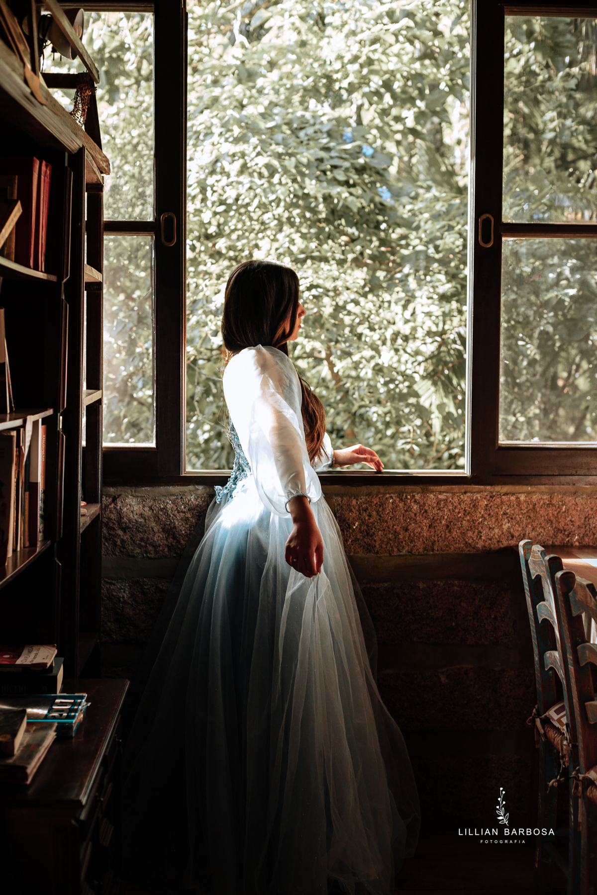 ensaio-de-quinze anos-ensaio-externo-em-lauro-muller-santa-catarina-ensaio-na-nova-veneza-vestido-azul-rosa-vermelho-ensaio-noestudio-da-lillian-barbosa-fotografia-fotogr