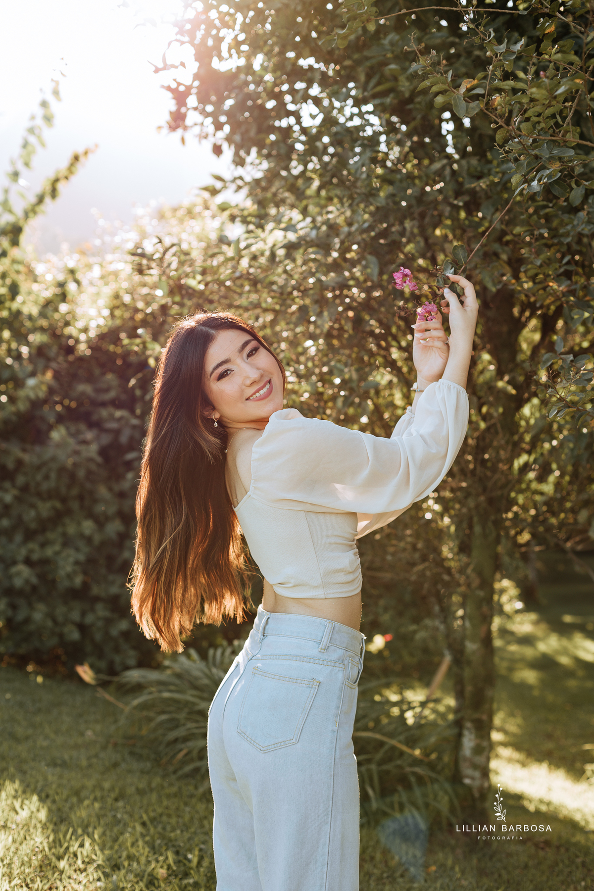 ensaio-de-quinze anos-ensaio-externo-em-lauro-muller-santa-catarina-ensaio-na-nova-veneza-vestido-azul-rosa-vermelho-ensaio-noestudio-da-lillian-barbosa-fotografia-fotogr