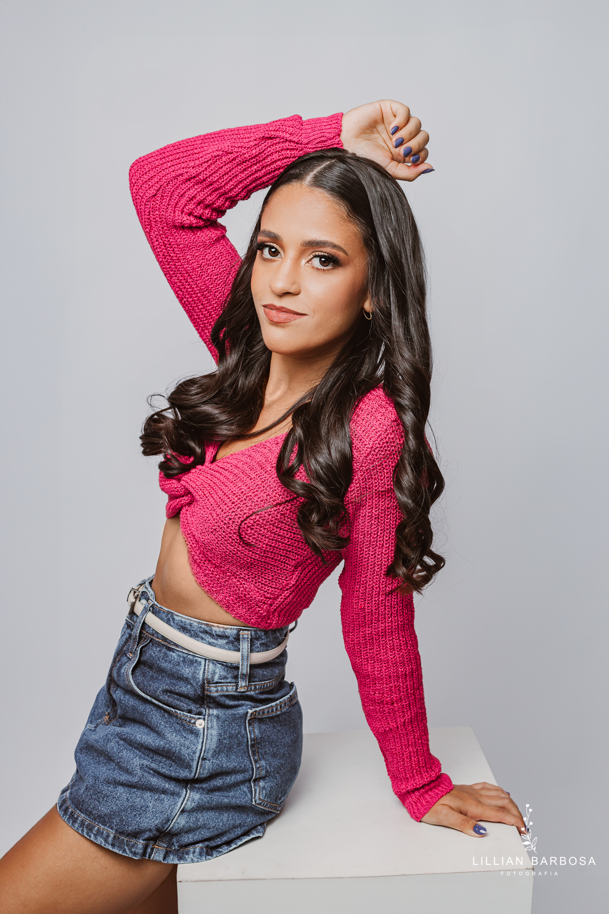 ensaio-de-quinze anos-ensaio-externo-em-lauro-muller-santa-catarina-vestido-vermelho-preto-branco-ensaio-no-estudio-da-lillian-barbosa-fotografia-fotografa-de-lauro-muller