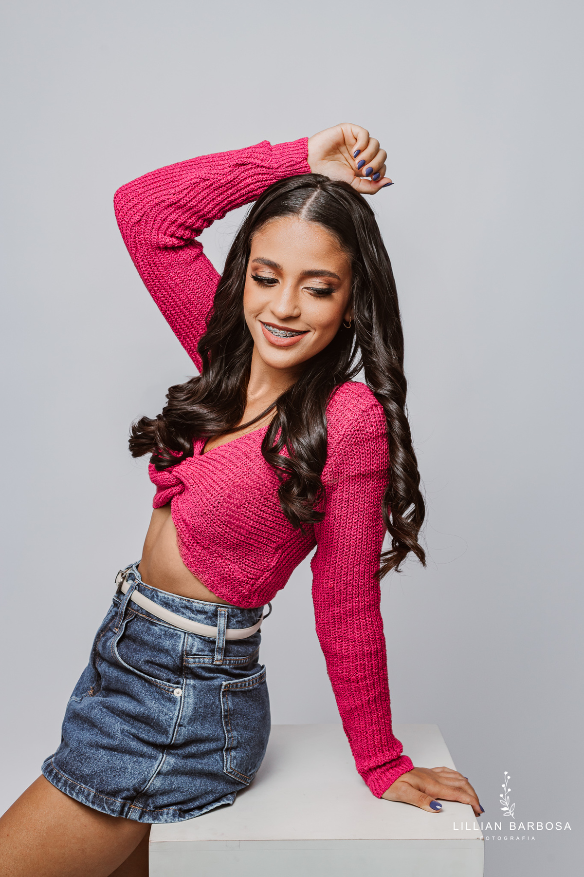 ensaio-de-quinze anos-ensaio-externo-em-lauro-muller-santa-catarina-vestido-vermelho-preto-branco-ensaio-no-estudio-da-lillian-barbosa-fotografia-fotografa-de-lauro-muller