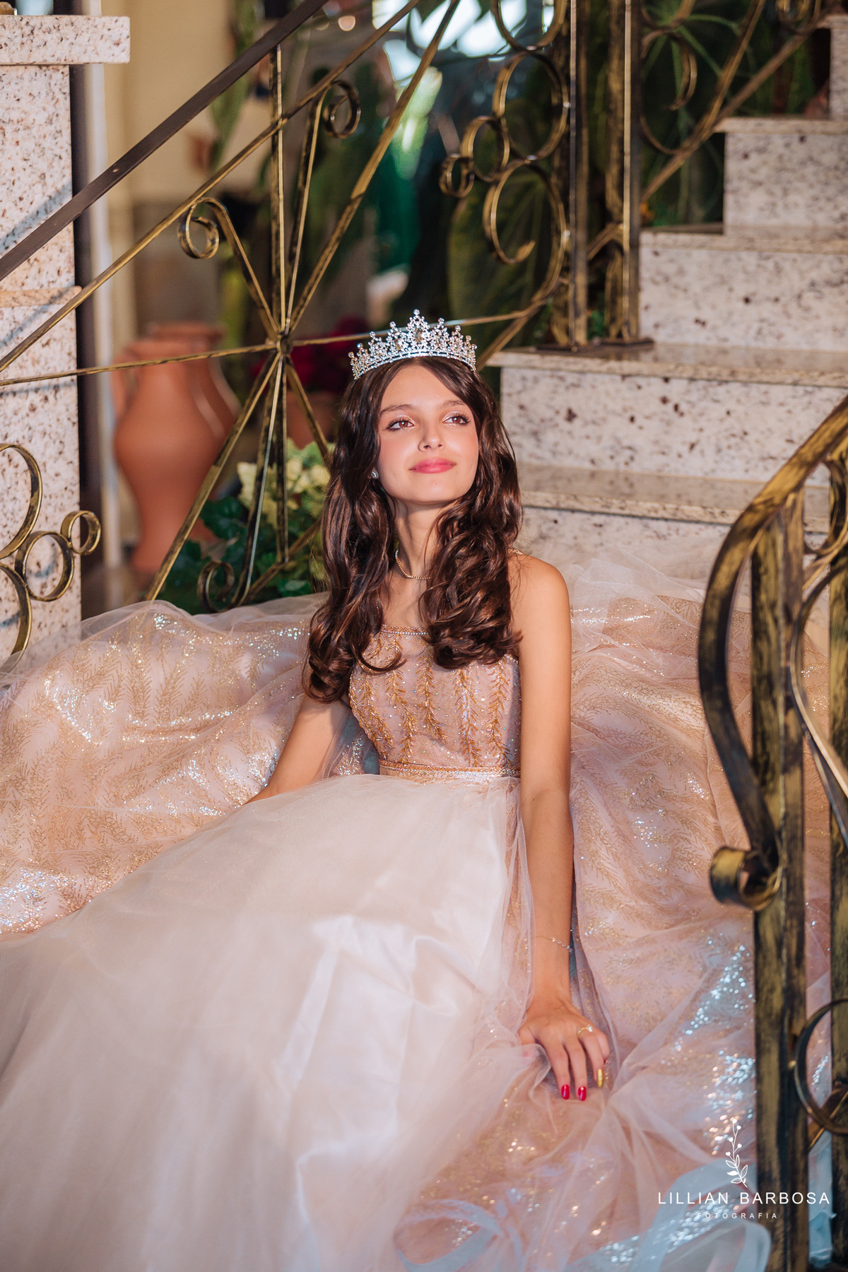 ensaio-de-quinze anos-ensaio-externo-em-treze-de-maio-santa-catarina-castelo-belvedere-ensaio-no-estudio-da-lillian-barbosa-fotografa-de-treze-de-maio-fotografia-fotografa-de-lauro-muller