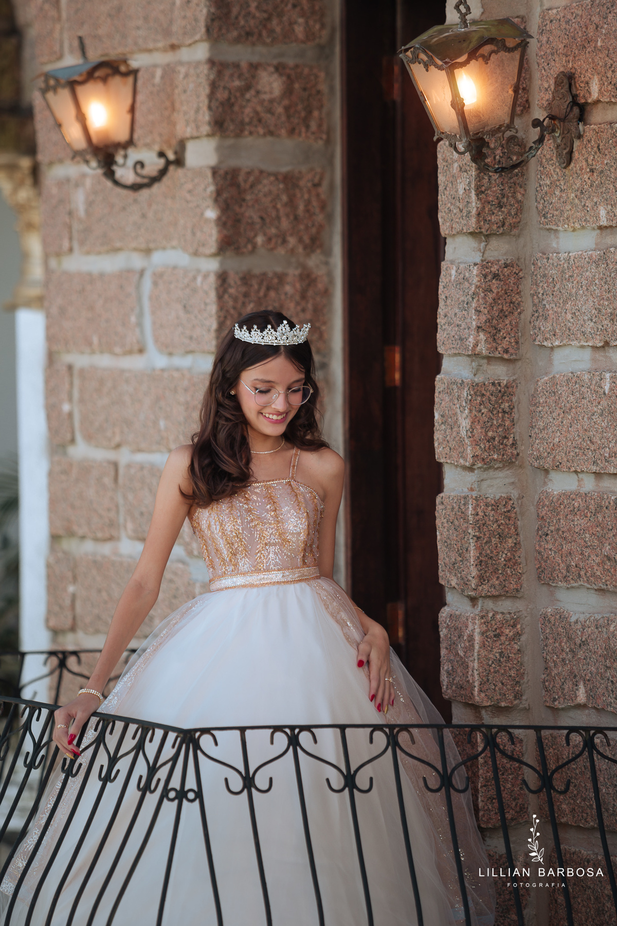 ensaio-de-quinze anos-ensaio-externo-em-treze-de-maio-santa-catarina-castelo-belvedere-ensaio-no-estudio-da-lillian-barbosa-fotografa-de-treze-de-maio-fotografia-fotografa-de-lauro-muller