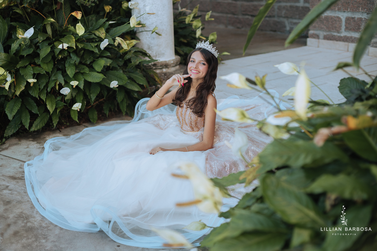 ensaio-de-quinze anos-ensaio-externo-em-treze-de-maio-santa-catarina-castelo-belvedere-ensaio-no-estudio-da-lillian-barbosa-fotografa-de-treze-de-maio-fotografia-fotografa-de-lauro-muller