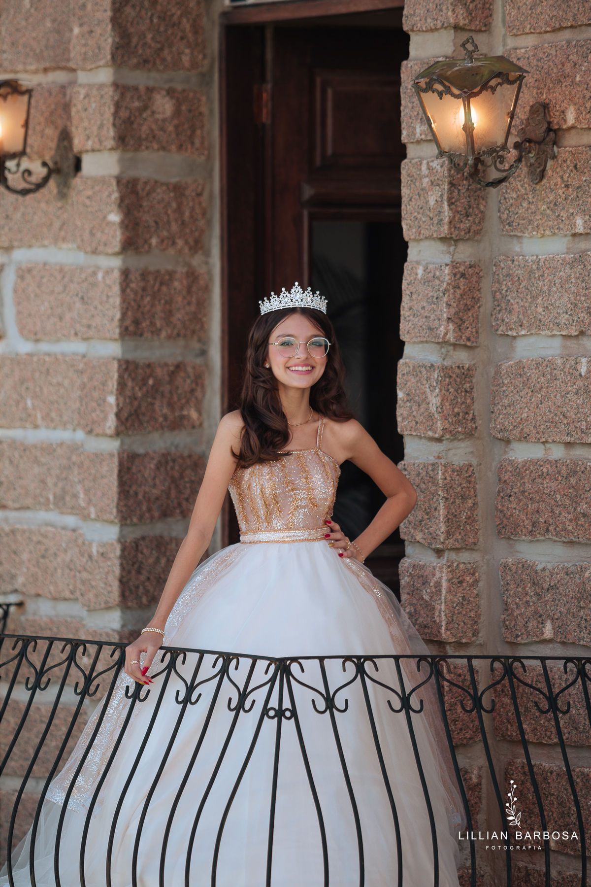 ensaio-de-quinze anos-ensaio-externo-em-treze-de-maio-santa-catarina-castelo-belvedere-ensaio-no-estudio-da-lillian-barbosa-fotografa-de-treze-de-maio-fotografia-fotografa-de-lauro-muller