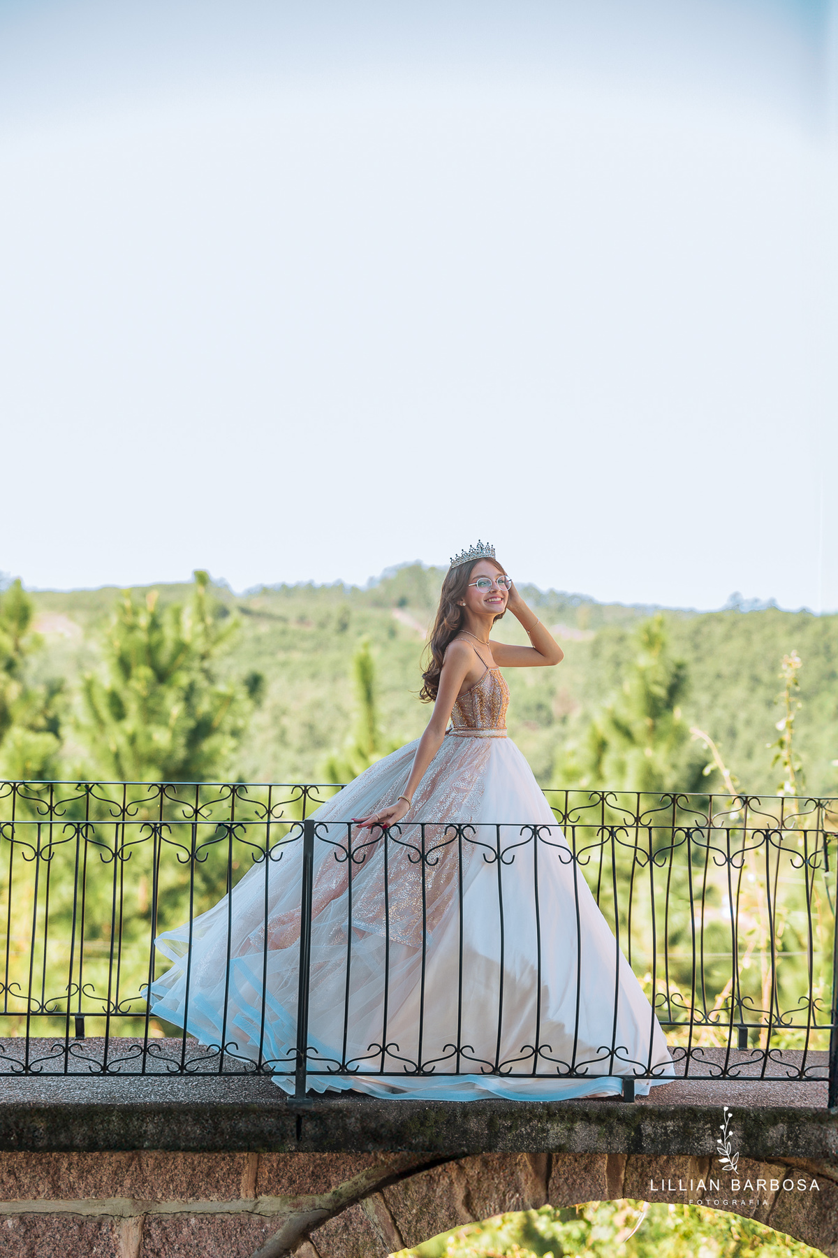 ensaio-de-quinze anos-ensaio-externo-em-treze-de-maio-santa-catarina-castelo-belvedere-ensaio-no-estudio-da-lillian-barbosa-fotografa-de-treze-de-maio-fotografia-fotografa-de-lauro-muller