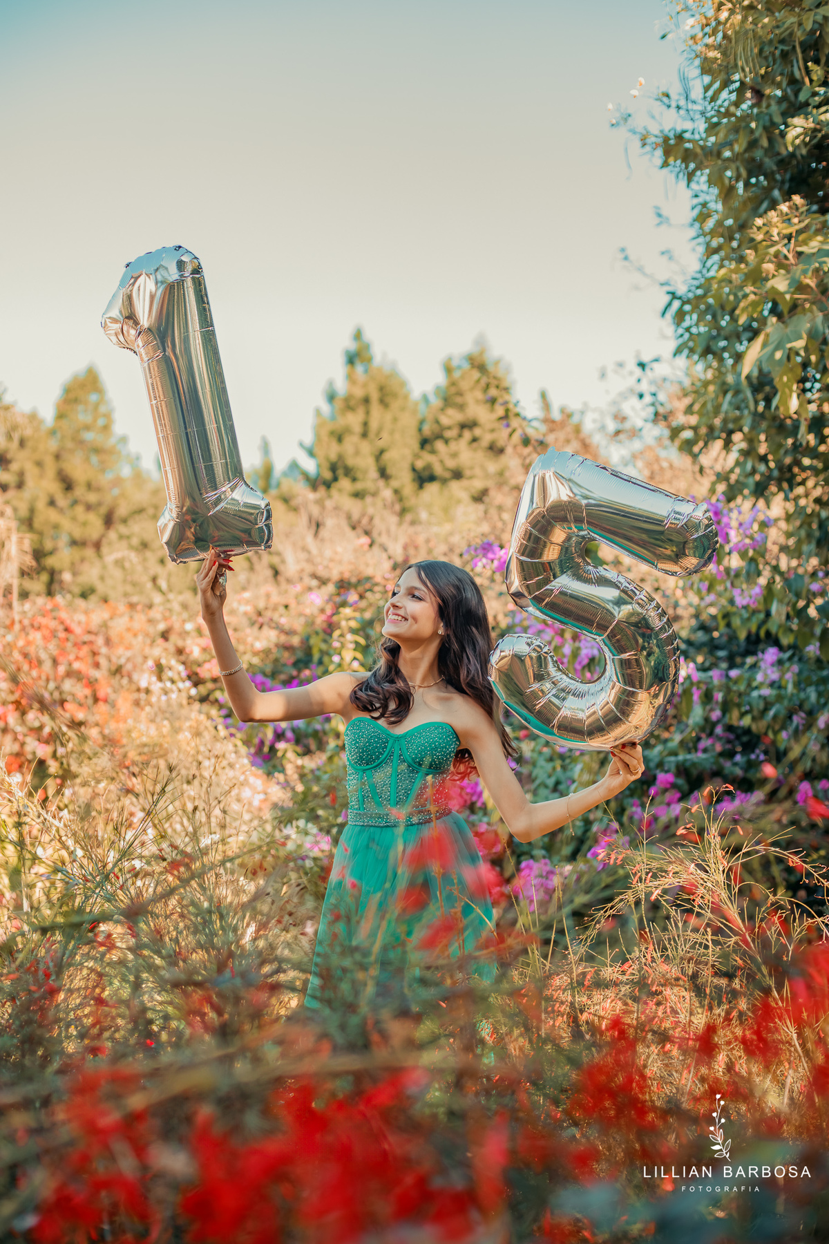 ensaio-de-quinze anos-ensaio-externo-em-treze-de-maio-santa-catarina-castelo-belvedere-ensaio-no-estudio-da-lillian-barbosa-fotografa-de-treze-de-maio-fotografia-fotografa-de-lauro-muller