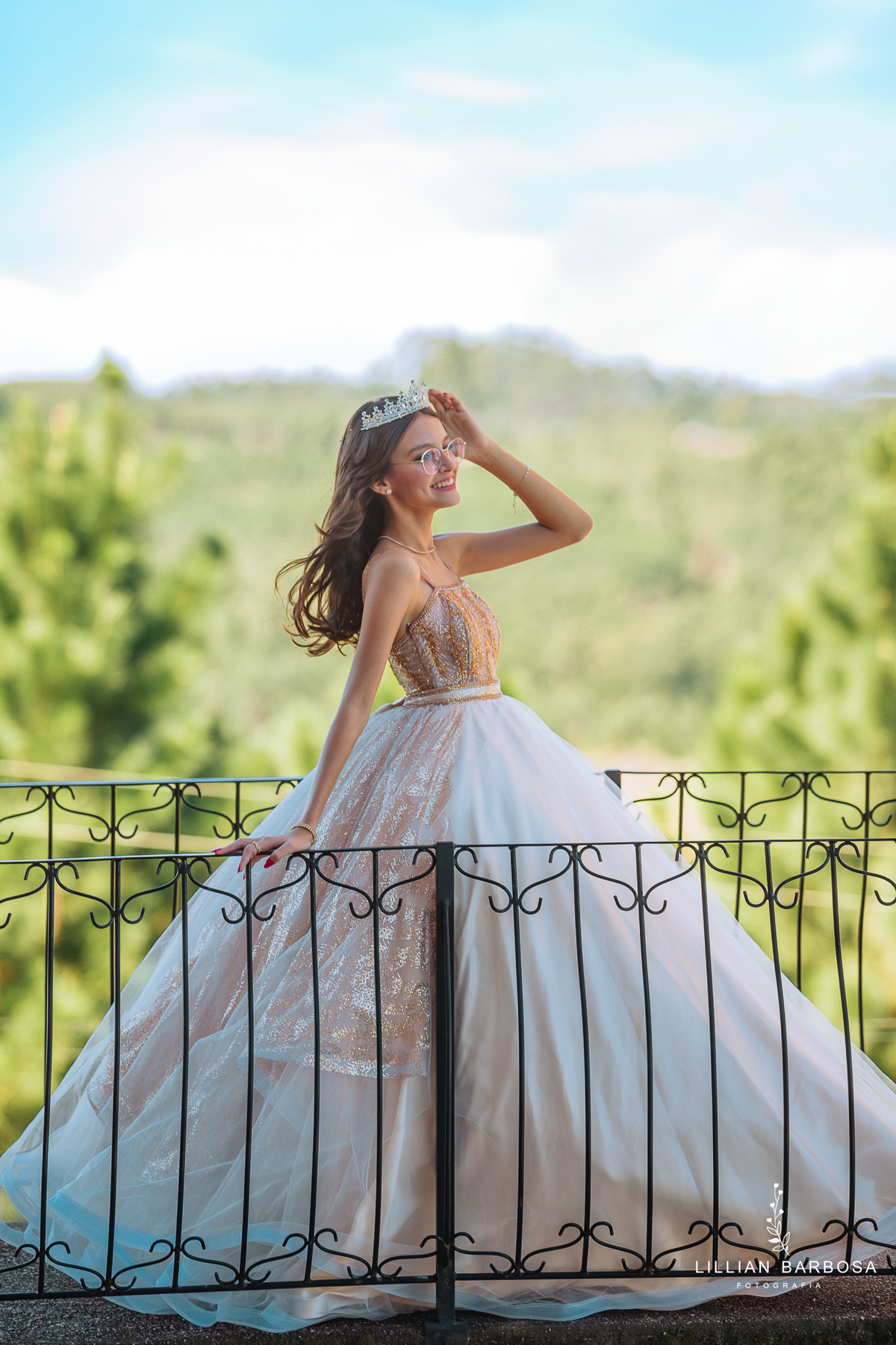 ensaio-de-quinze anos-ensaio-externo-em-treze-de-maio-santa-catarina-castelo-belvedere-ensaio-no-estudio-da-lillian-barbosa-fotografa-de-treze-de-maio-fotografia-fotografa-de-lauro-muller