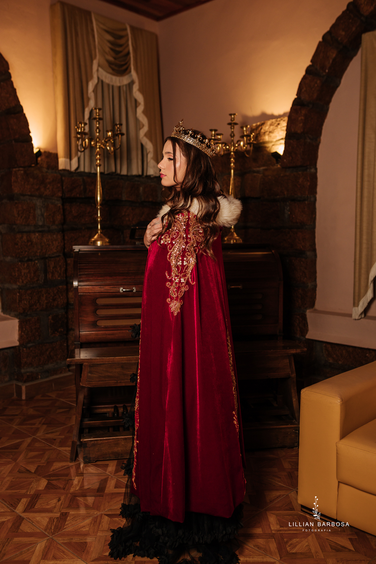 ensaio-de-quinze anos-ensaio-externo-em-treze-de-maio--castelo-belvedere-santa-catarina-vestido-rosa-vestido-azul-saia-de-bale-fotgrafa-de-treze-de-maio-lillian-barbosa-fotografia-fotografa-de-